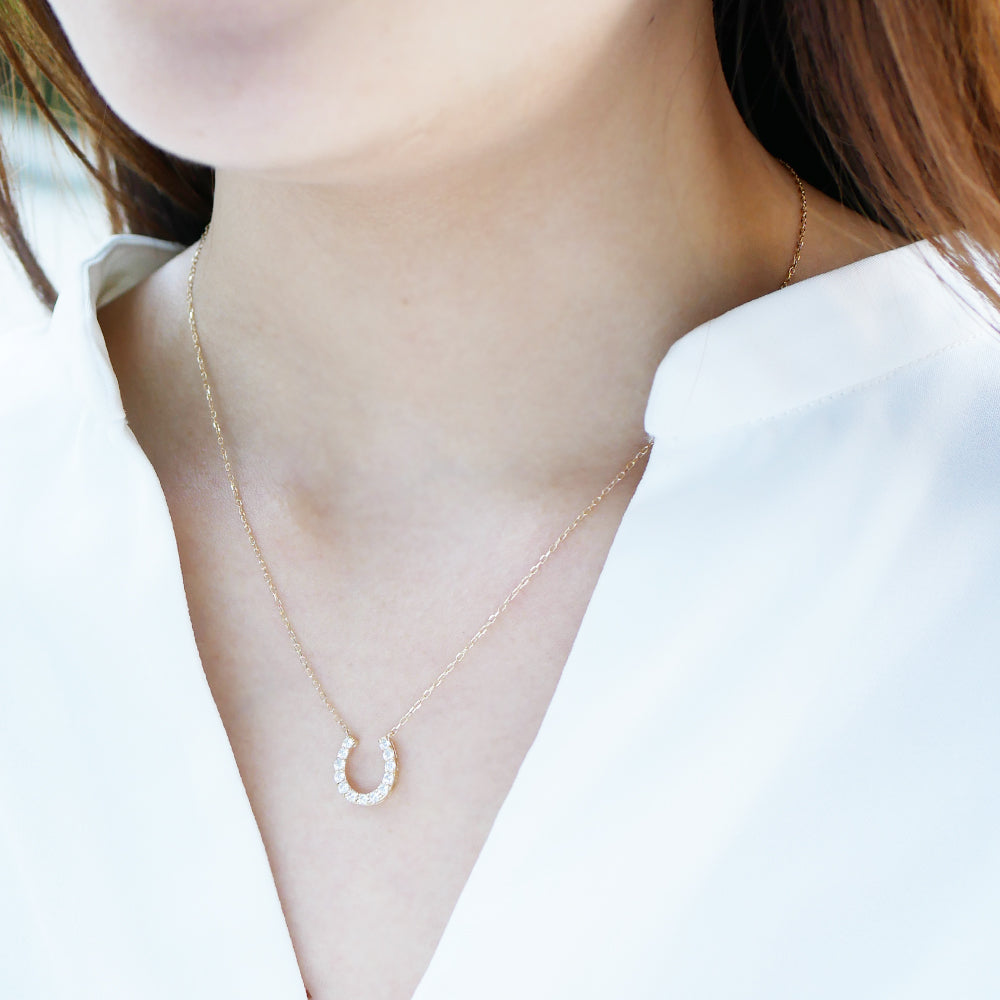 ダイヤモンド K18ネックレス(計0.3カラット/馬蹄モチーフ/4月誕生石)《BPDD3183W》