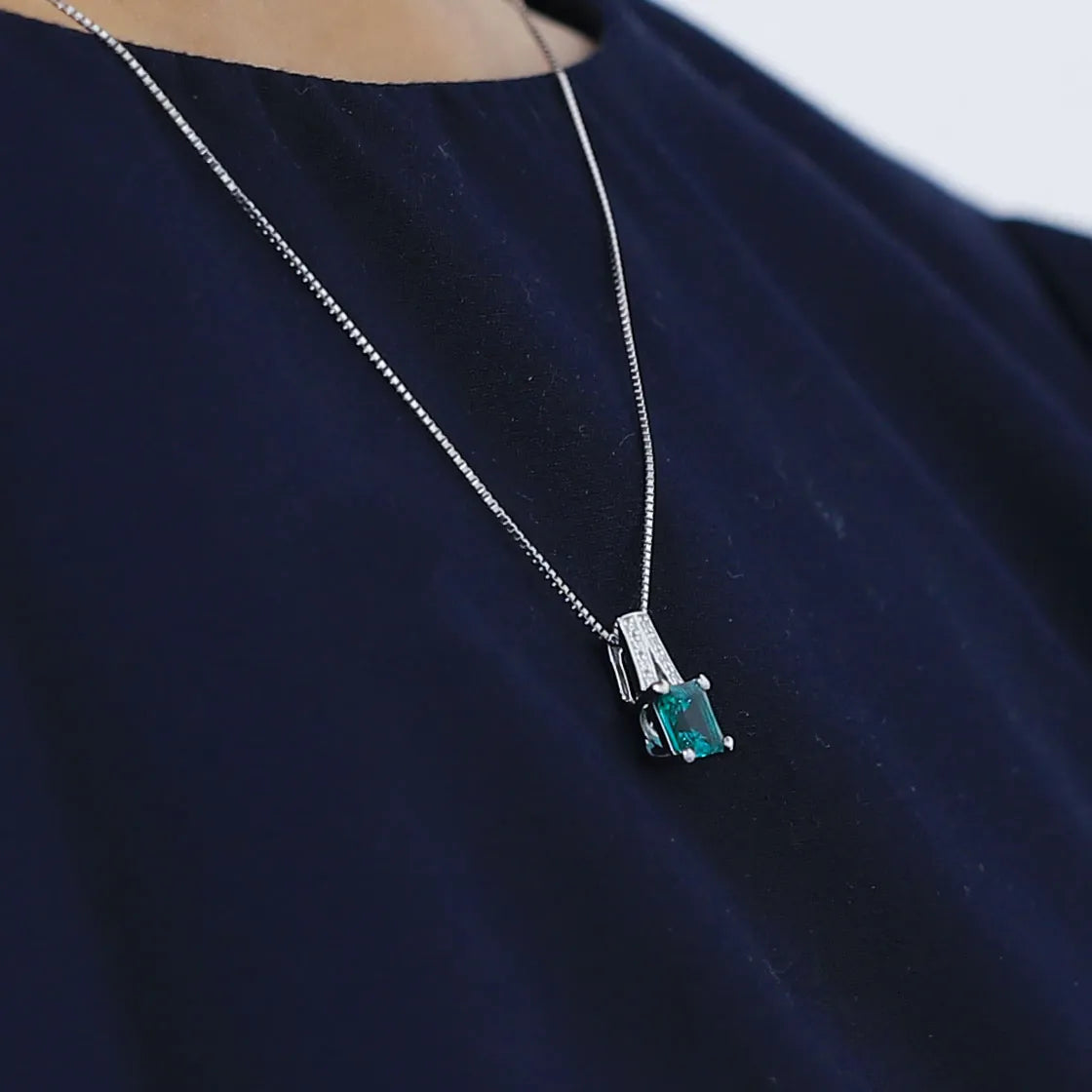 エメラルド/ダイヤモンド プラチナネックレス(クレサンベール/プリンセスエメラルド/5月誕生石)《BPDE7651》