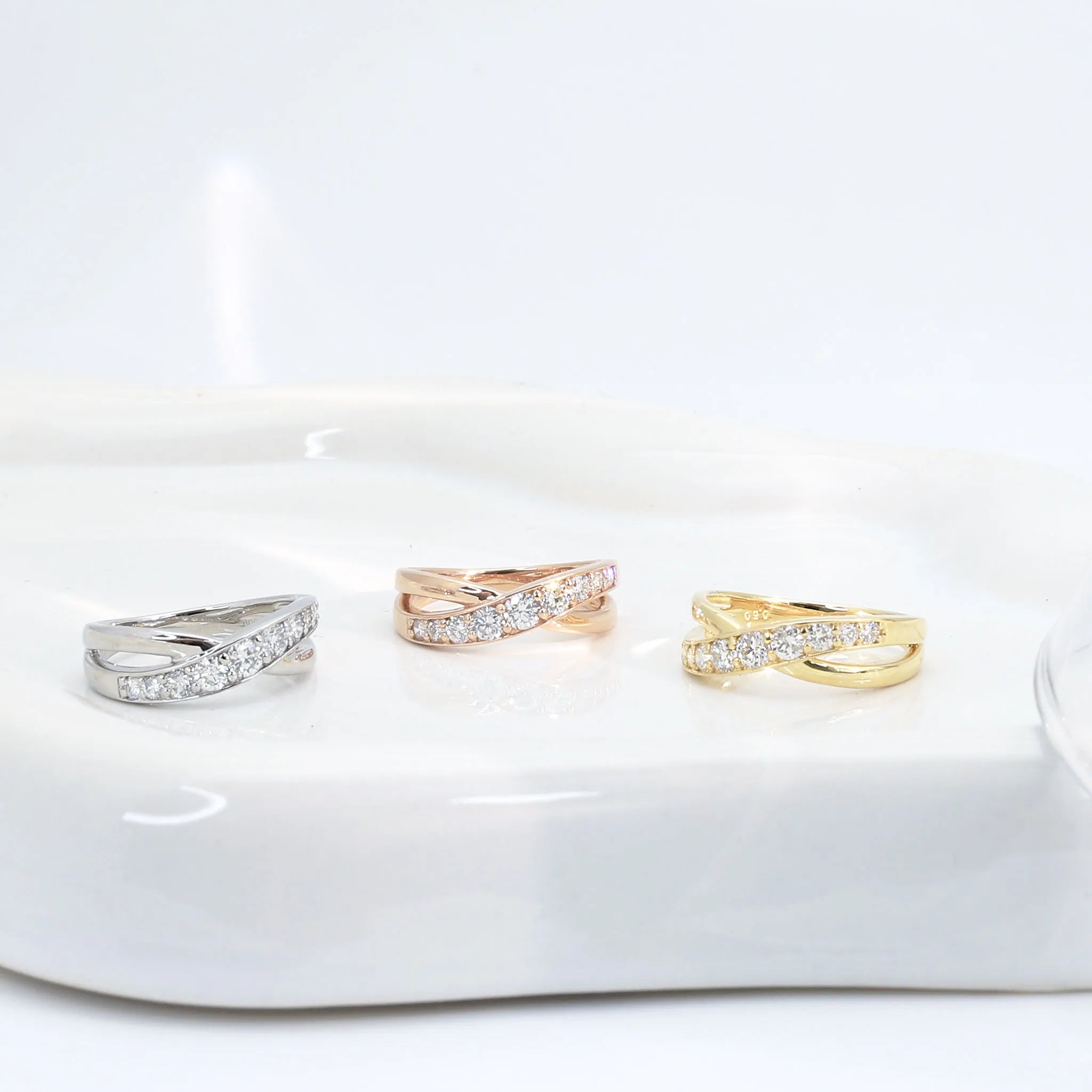 ダイヤモンド K18リング(計0.5カラット/クロスモチーフ/4月誕生石)《BRGD3059W》