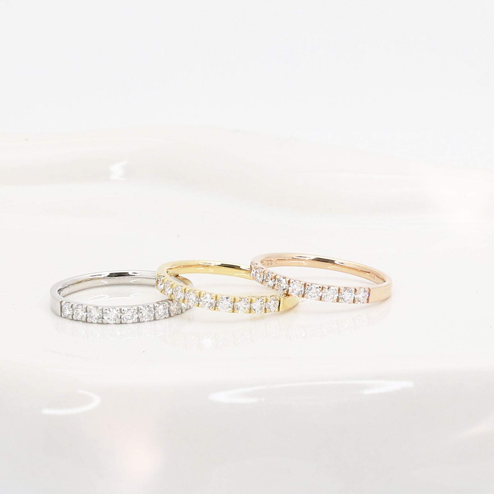 ダイヤモンド K18リング(0.3カラット/ハーフエタニティ/4月誕生石)《BRGD4069W》