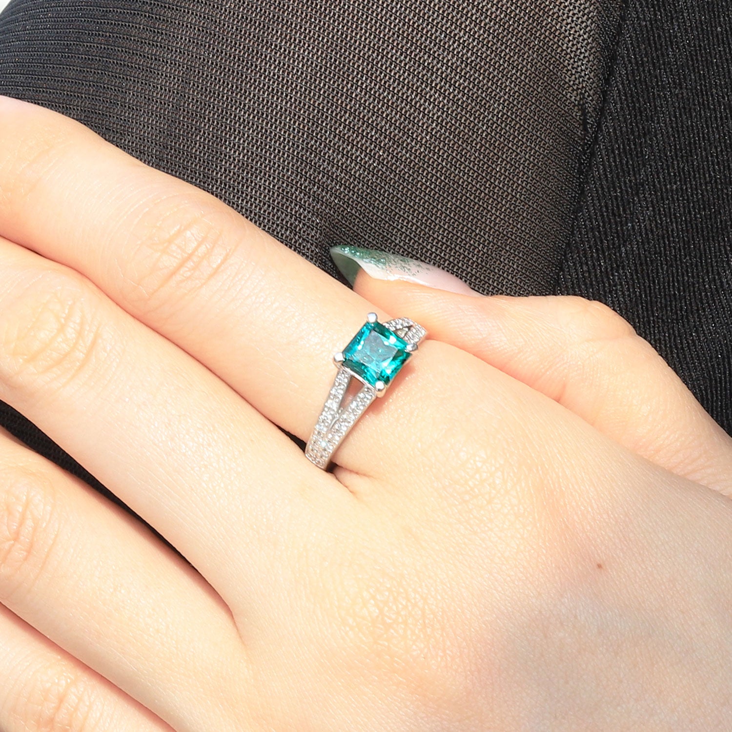 エメラルド/ダイヤモンド プラチナリング(クレサンベール/プリンセスエメラルド/5月誕生石)《BRGE7650》