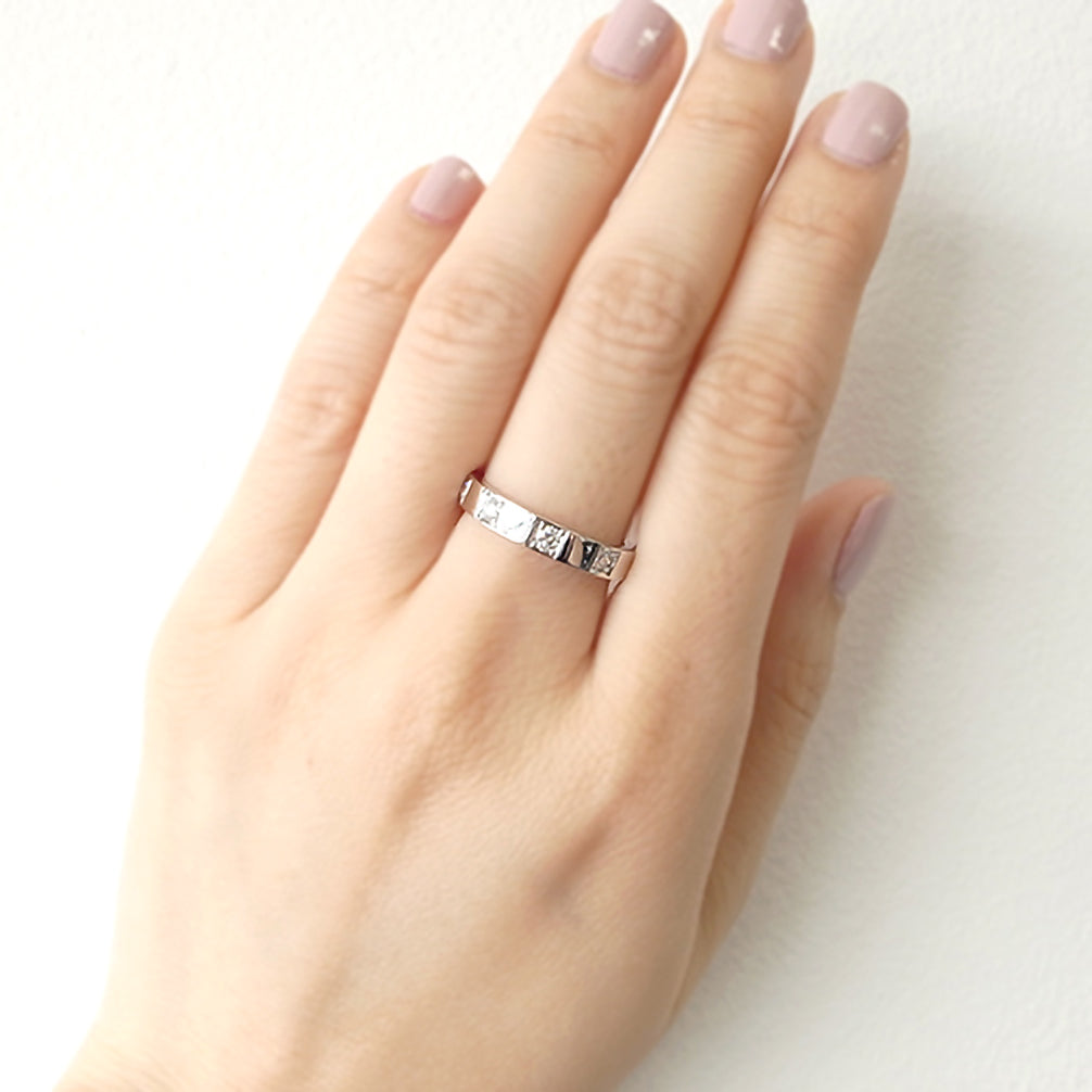 ダイヤモンド プラチナリング(4月誕生石/鑑別書付)《FI00102》