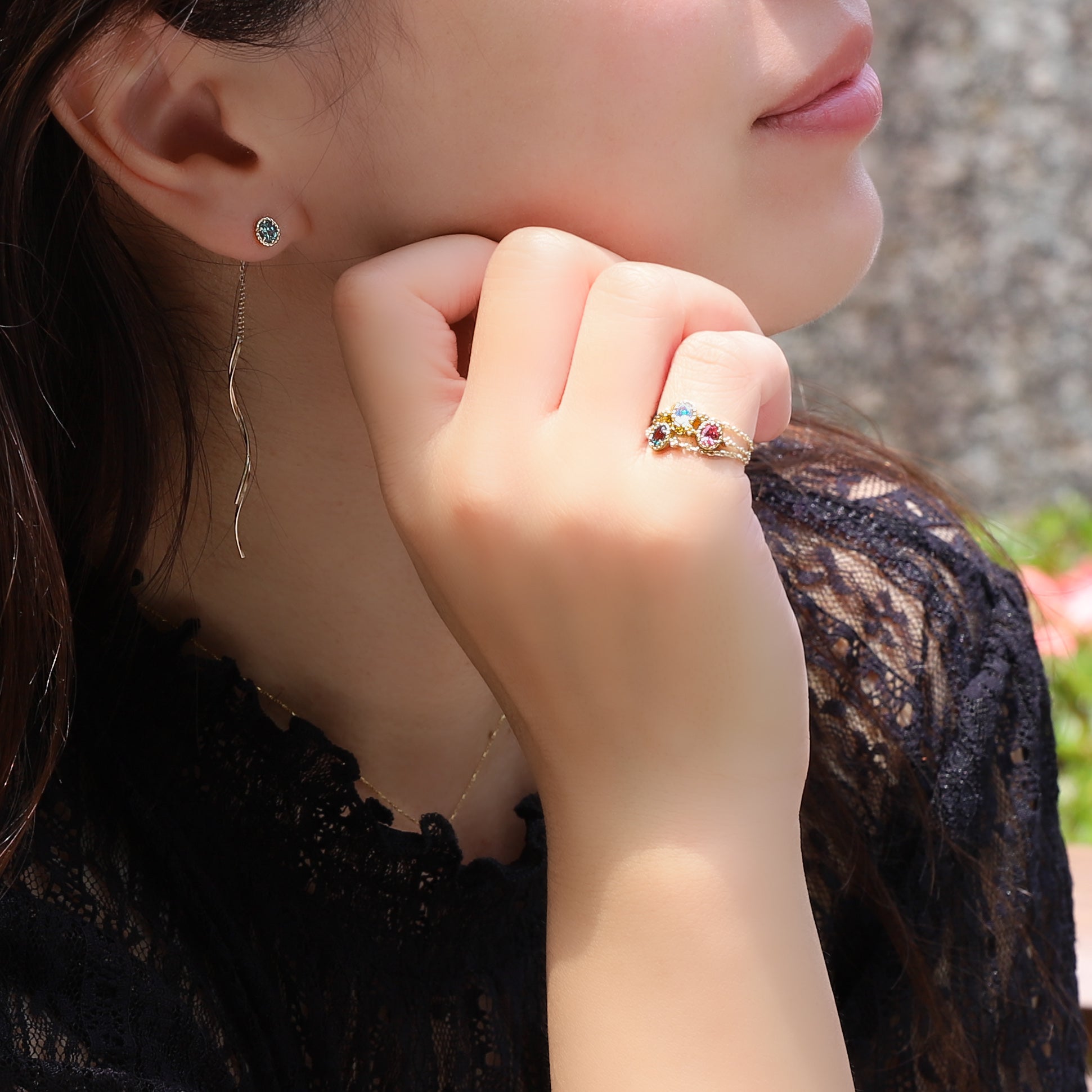 アレキサンドライト K10ピアス(クレサンベール/オーバル/モンプレジール/シングルウェーブ/チェーンキャッチタイプ/6月誕生石)《WEPA4035》