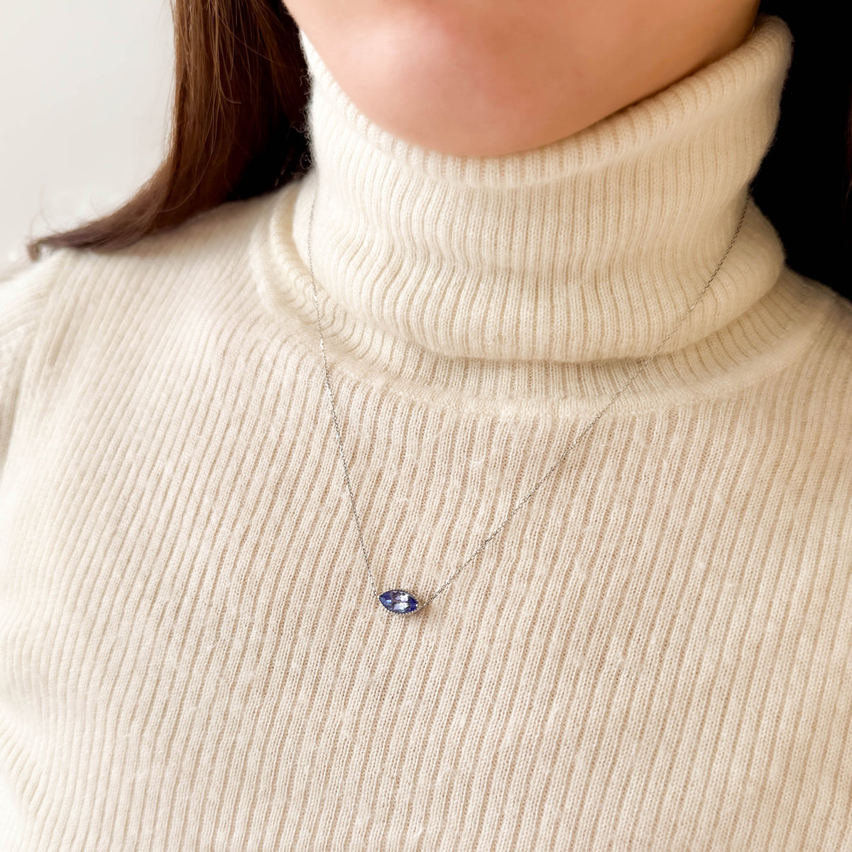 タンザナイト プラチナネックレス(マーキス/両吊り/ミル打ち/12月誕生石)《WPDN3342》