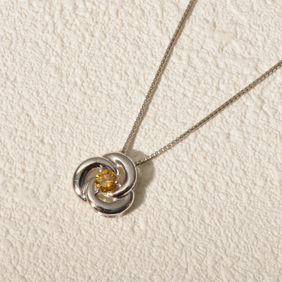【限定1点】イエローダイヤモンド プラチナネックレス(FDOY/0.115ct/グレーディングレポート付/4月誕生石)《JPDD2113》