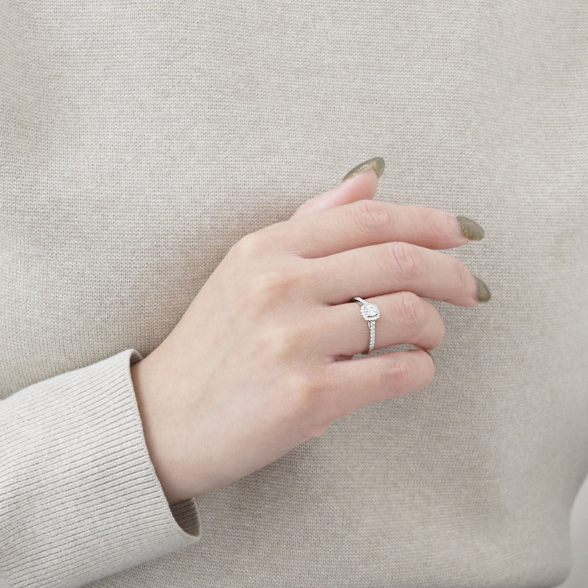 ダイヤモンド プラチナリング(0.2カラット/Dカラー/VS1/3EX(H&C)/一粒/取り巻き/4月誕生石/グレーディングレポート付き)《JRGD1032》