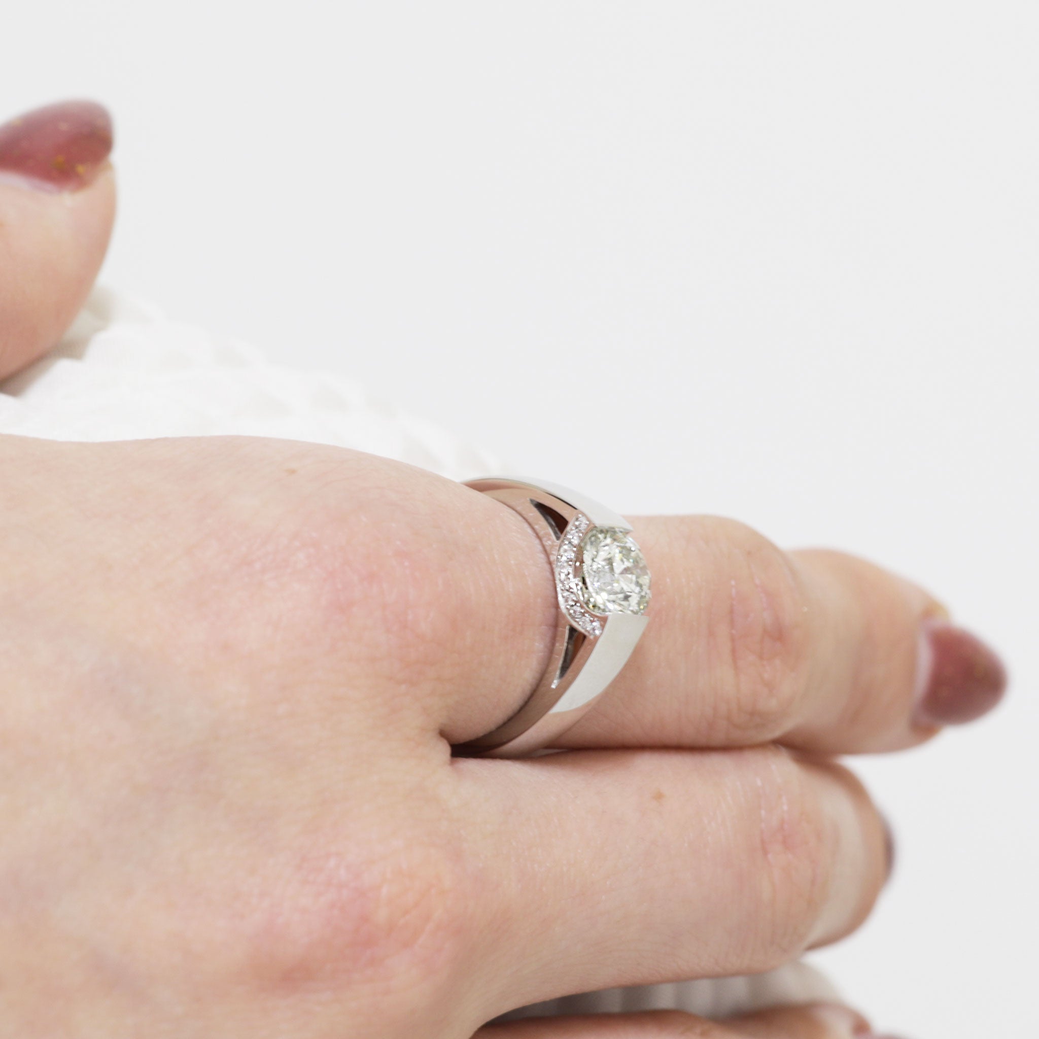 ダイヤモンド プラチナリング(1.0カラット/一粒/4月誕生石/グレーディングレポート付き)《JRGD1081》