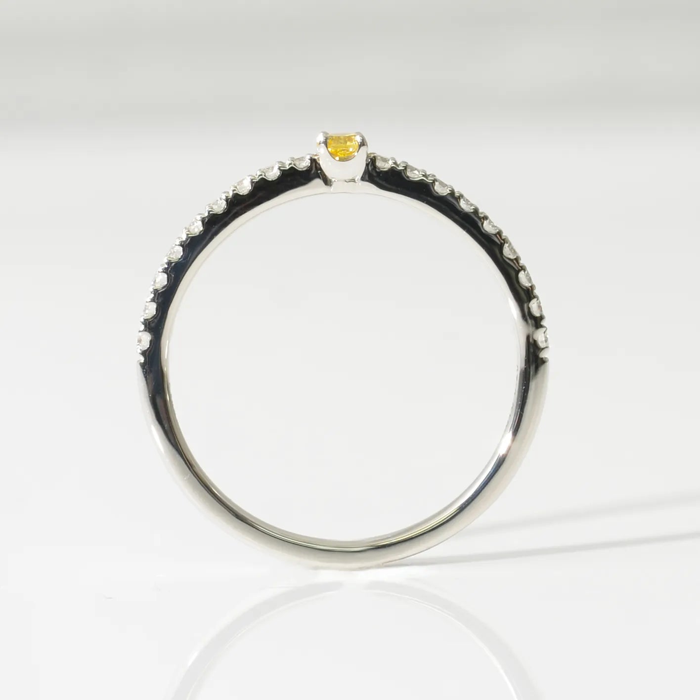 【限定1点】イエローダイヤモンド プラチナリング(TINSEL ETERNITY/0.070カラット/Fancy Vivid Yellow/I1/ラウンドカット/4月誕生石)《JRGD2066》