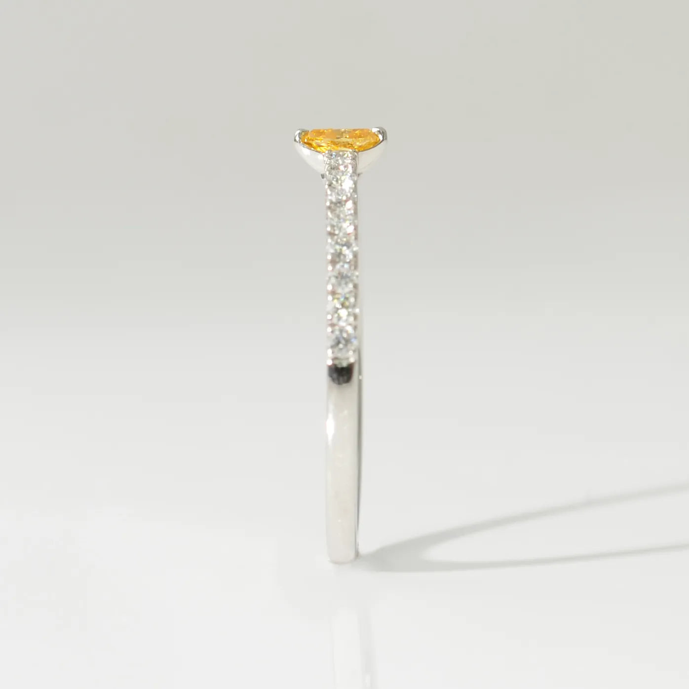 【限定1点】オレンジダイヤモンド プラチナリング(TINSEL ETERNITY/0.101カラット/Fancy Intense Yellowish Orange/SI1/マーキスカット/4月誕生石)《JRGD2071》