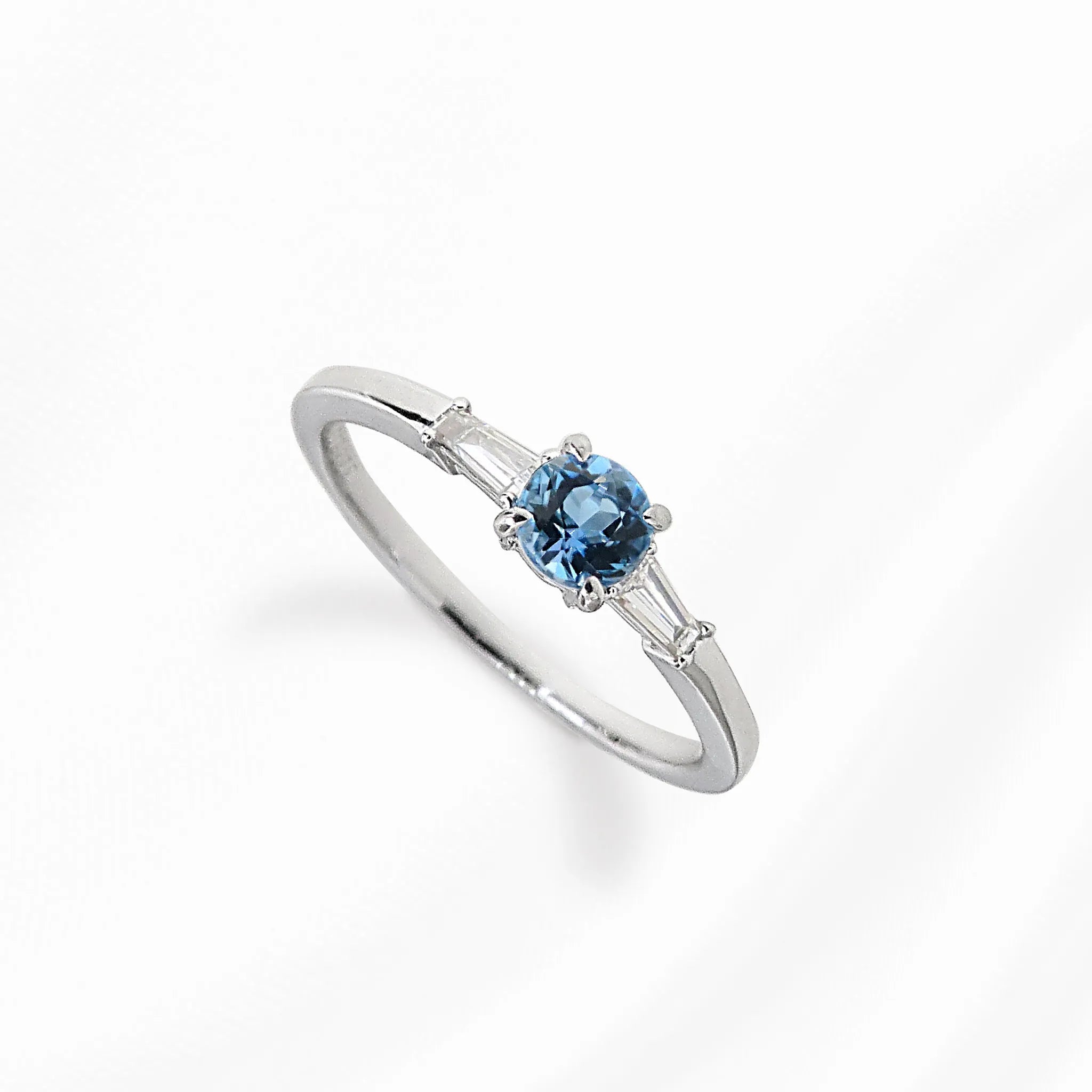 【限定1点】アクアマリン/ダイヤモンド プラチナリング(0.258ct/サンタマリアカラー/3月誕生石/鑑別書付き)《JRGN1958》