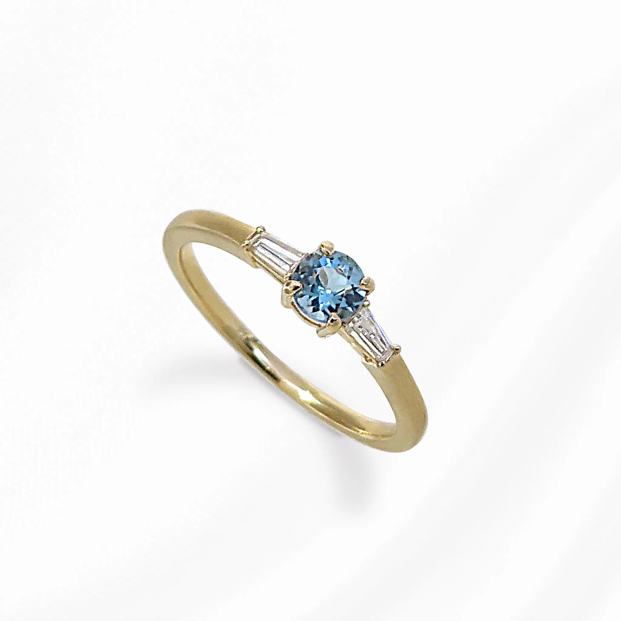 【限定2点】アクアマリン/ダイヤモンド K18マットリング(0.25ctUP/サンタマリアカラー/3月誕生石/鑑別書付き)《JRGN1959》