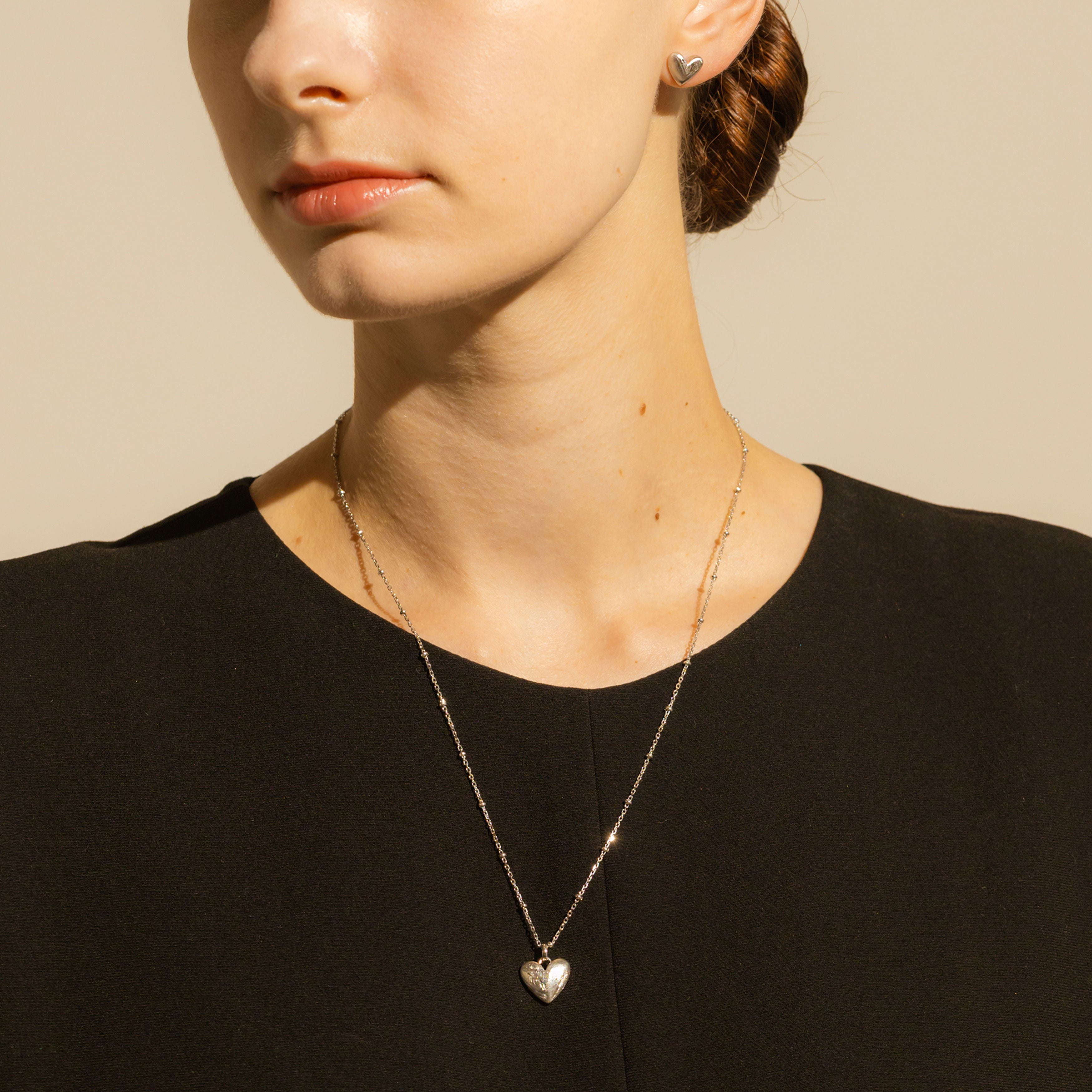 シルバーネックレス(ハートモチーフ)《M0010077》