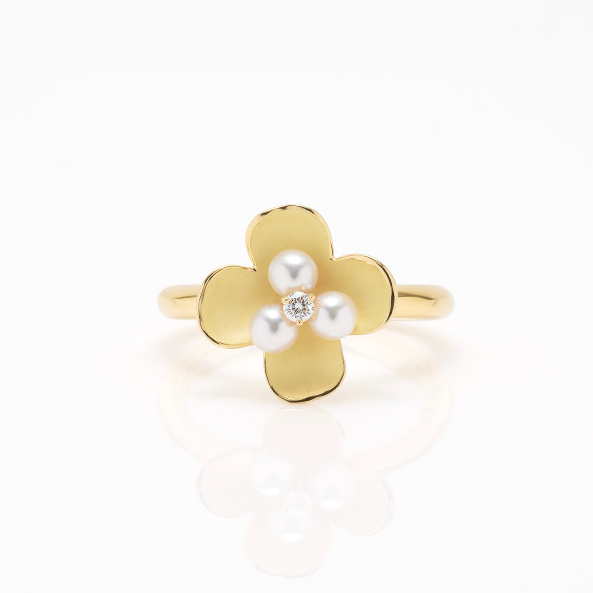 ダイヤモンド K18リング(花水木<ハナミズキ>モチーフ/4月誕生石/鑑別書付き)《M0030007》