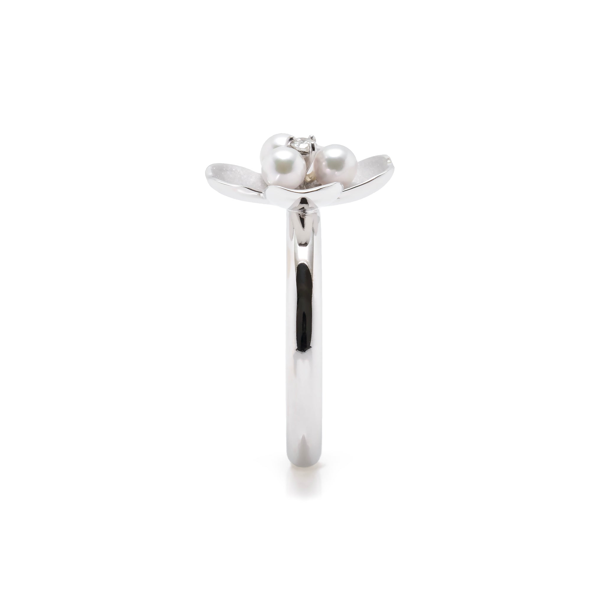 ダイヤモンド K18リング(花水木<ハナミズキ>モチーフ/4月誕生石/鑑別書付き)《M0030008》