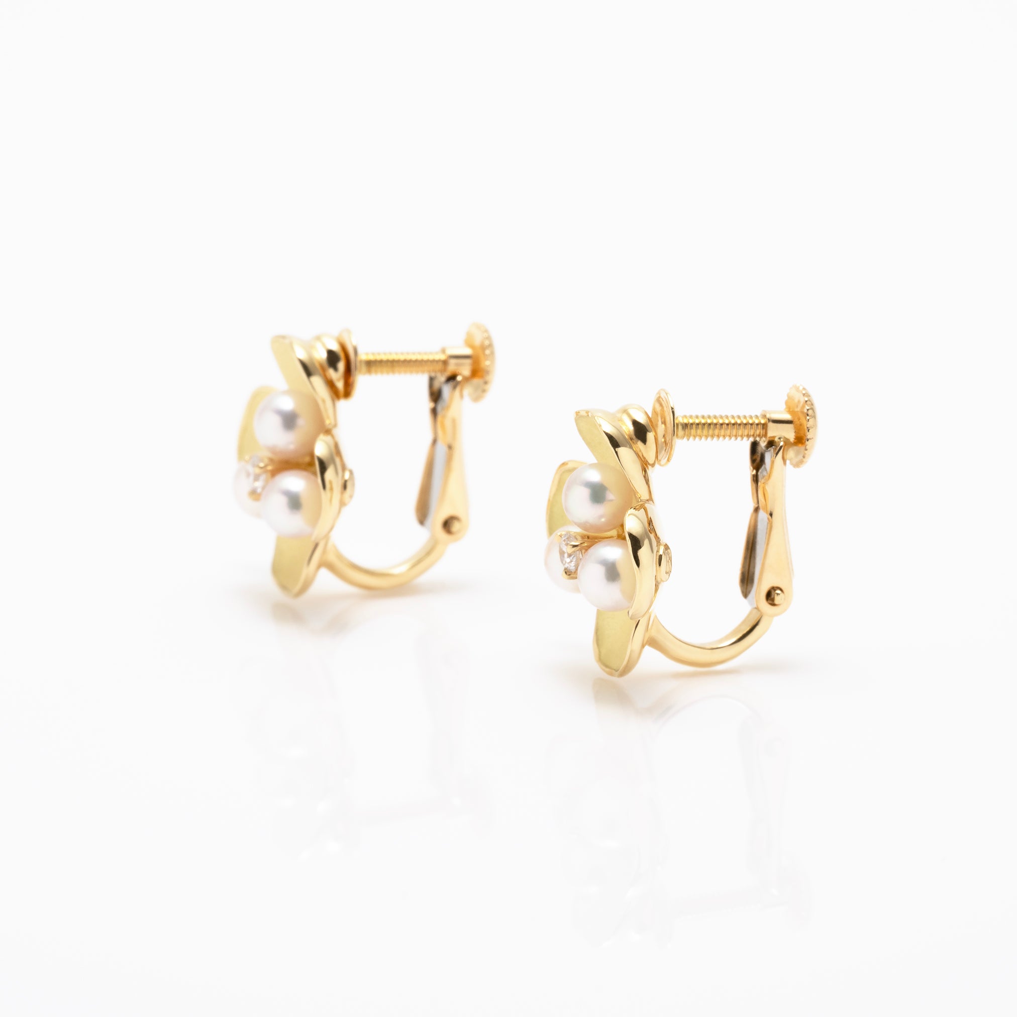 パール K18イヤリング(アコヤ真珠/花水木<ハナミズキ>モチーフ/6月誕生石/鑑別書付き)《M0030009》