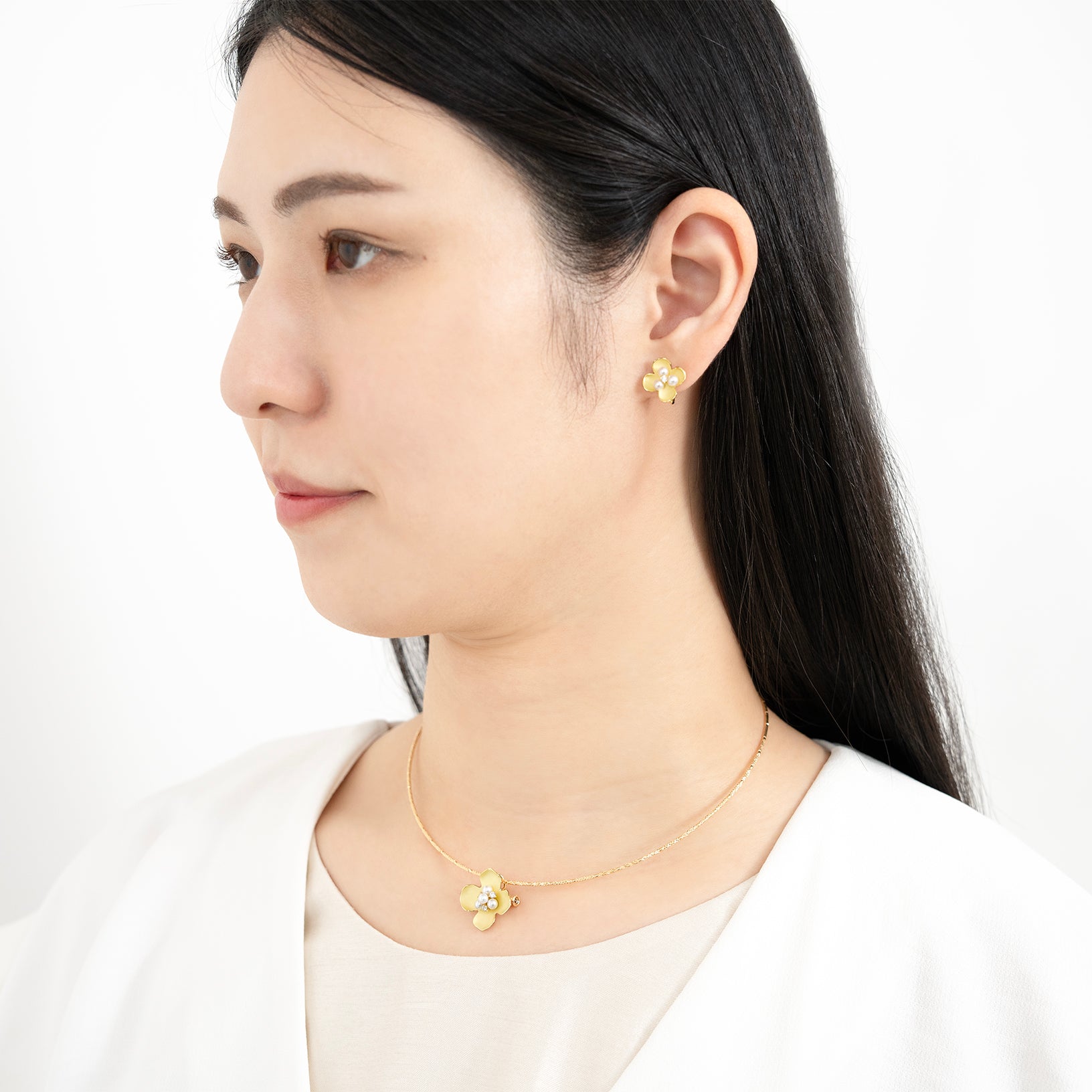 パール K18ネックレス兼ブローチ(アコヤ真珠/花水木<ハナミズキ>モチーフ/6月誕生石/鑑別書付き)《M0030011》