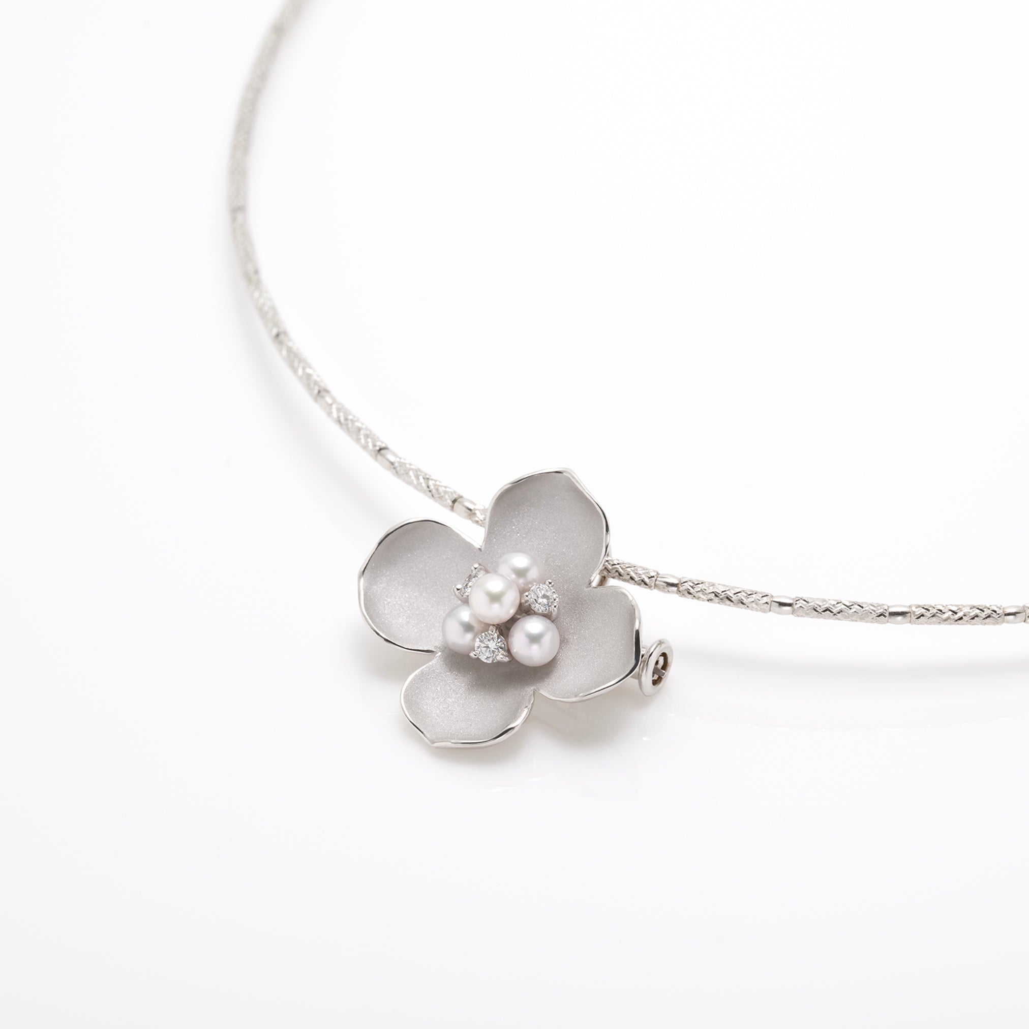 パール K18ネックレス兼ブローチ(アコヤ真珠/花水木<ハナミズキ>モチーフ/6月誕生石/鑑別書付き)《M0030012》