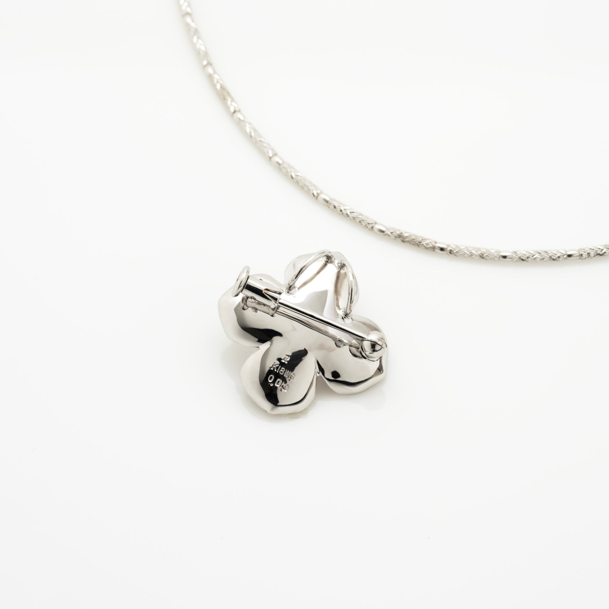 パール K18ネックレス兼ブローチ(アコヤ真珠/花水木<ハナミズキ>モチーフ/6月誕生石/鑑別書付き)《M0030012》