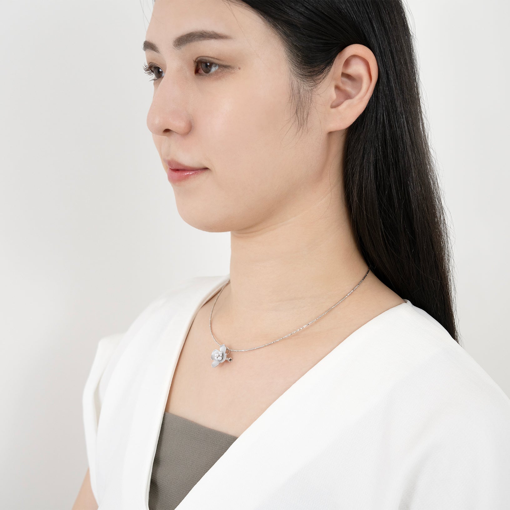 パール K18ネックレス兼ブローチ(アコヤ真珠/花水木<ハナミズキ>モチーフ/6月誕生石/鑑別書付き)《M0030012》