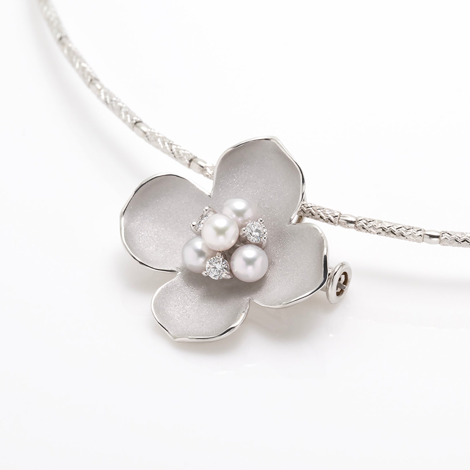 パール K18ネックレス兼ブローチ(アコヤ真珠/花水木<ハナミズキ>モチーフ/6月誕生石/鑑別書付き)《M0030012》