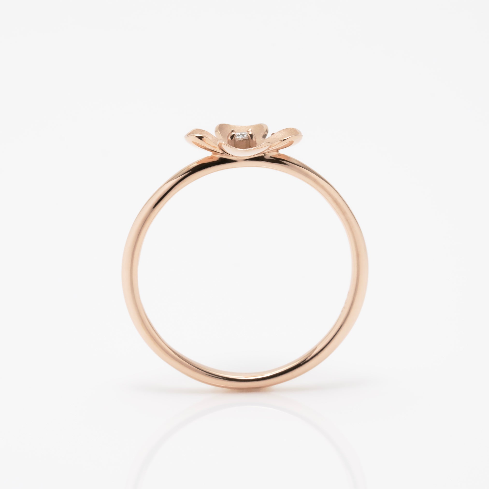 ダイヤモンド K18リング(花水木<ハナミズキ>モチーフ/4月誕生石/鑑別書付き)《M0030015》