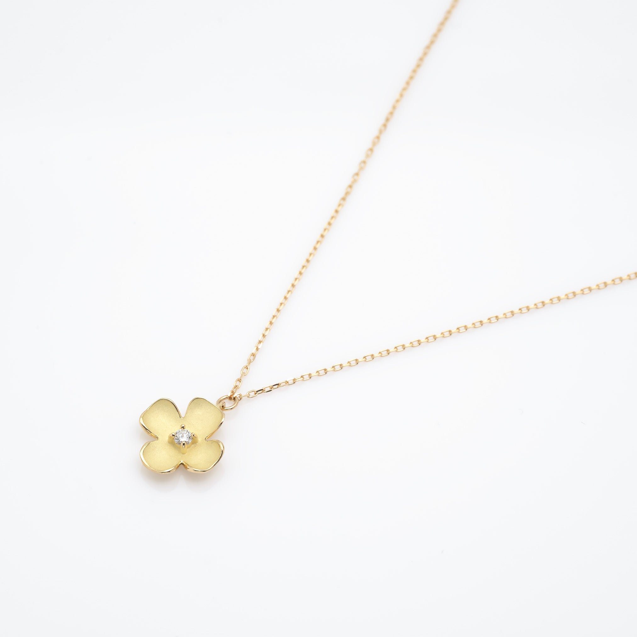 ダイヤモンド K18ネックレス(花水木<ハナミズキ>モチーフ/4月誕生石/鑑別書付き)《M0030016》