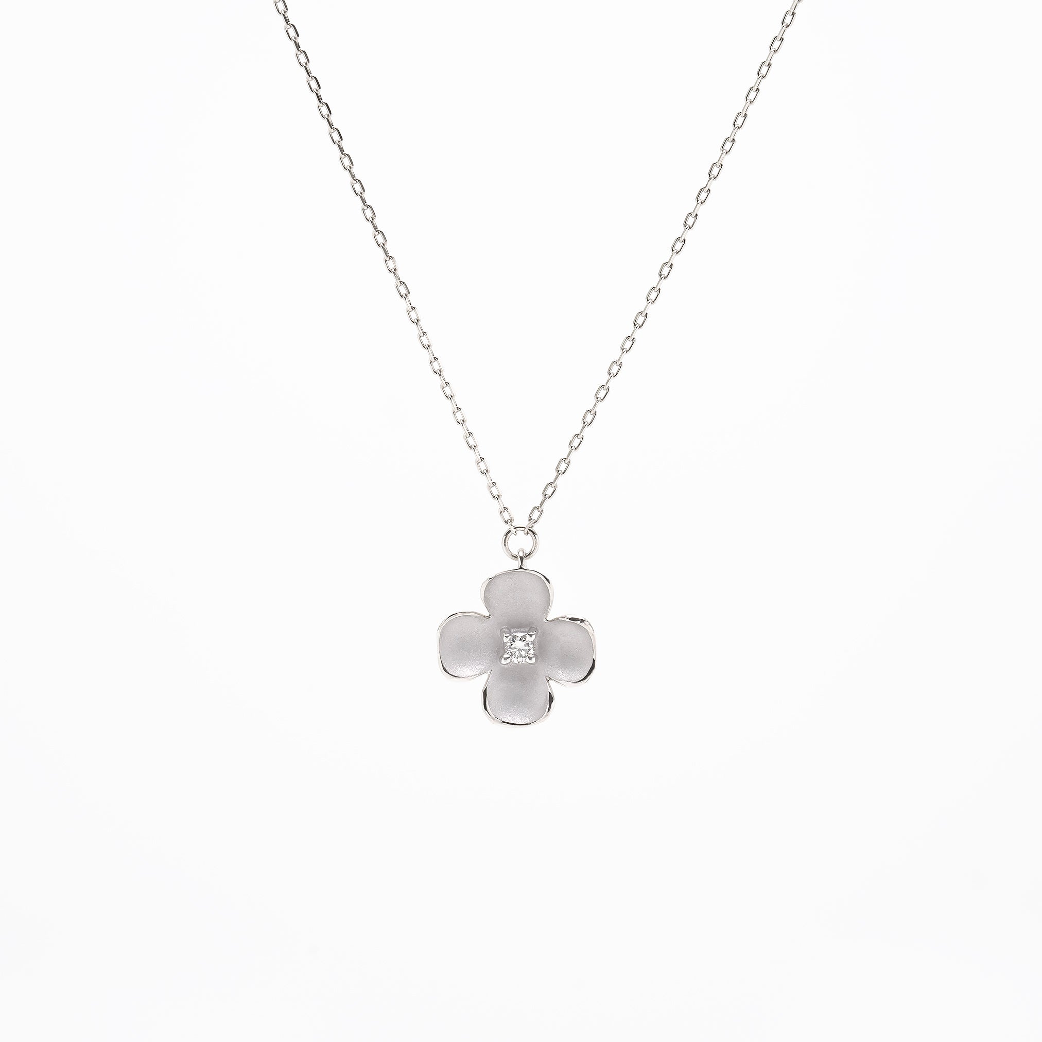 ダイヤモンド プラチナネックレス(花水木<ハナミズキ>モチーフ/4月誕生石/鑑別書付き)《M0030017》