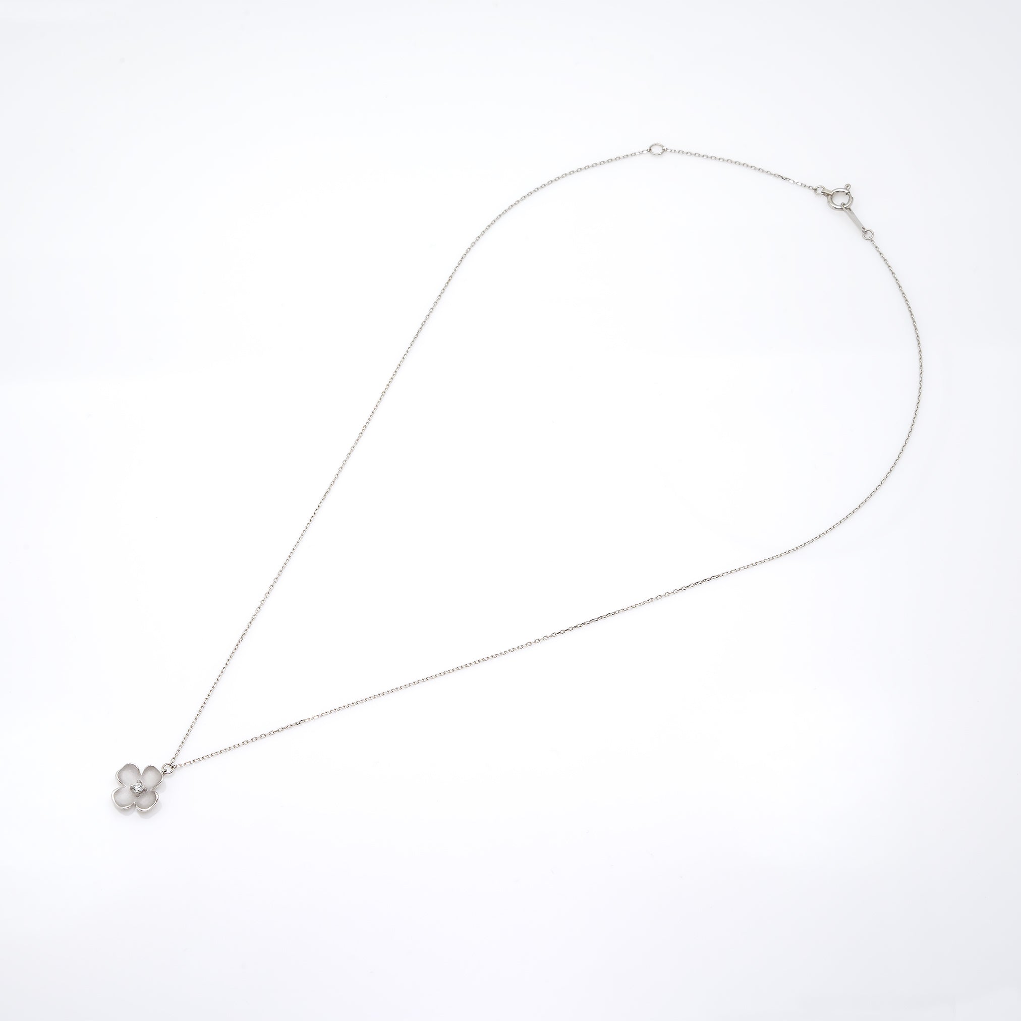 ダイヤモンド プラチナネックレス(花水木<ハナミズキ>モチーフ/4月誕生石/鑑別書付き)《M0030017》