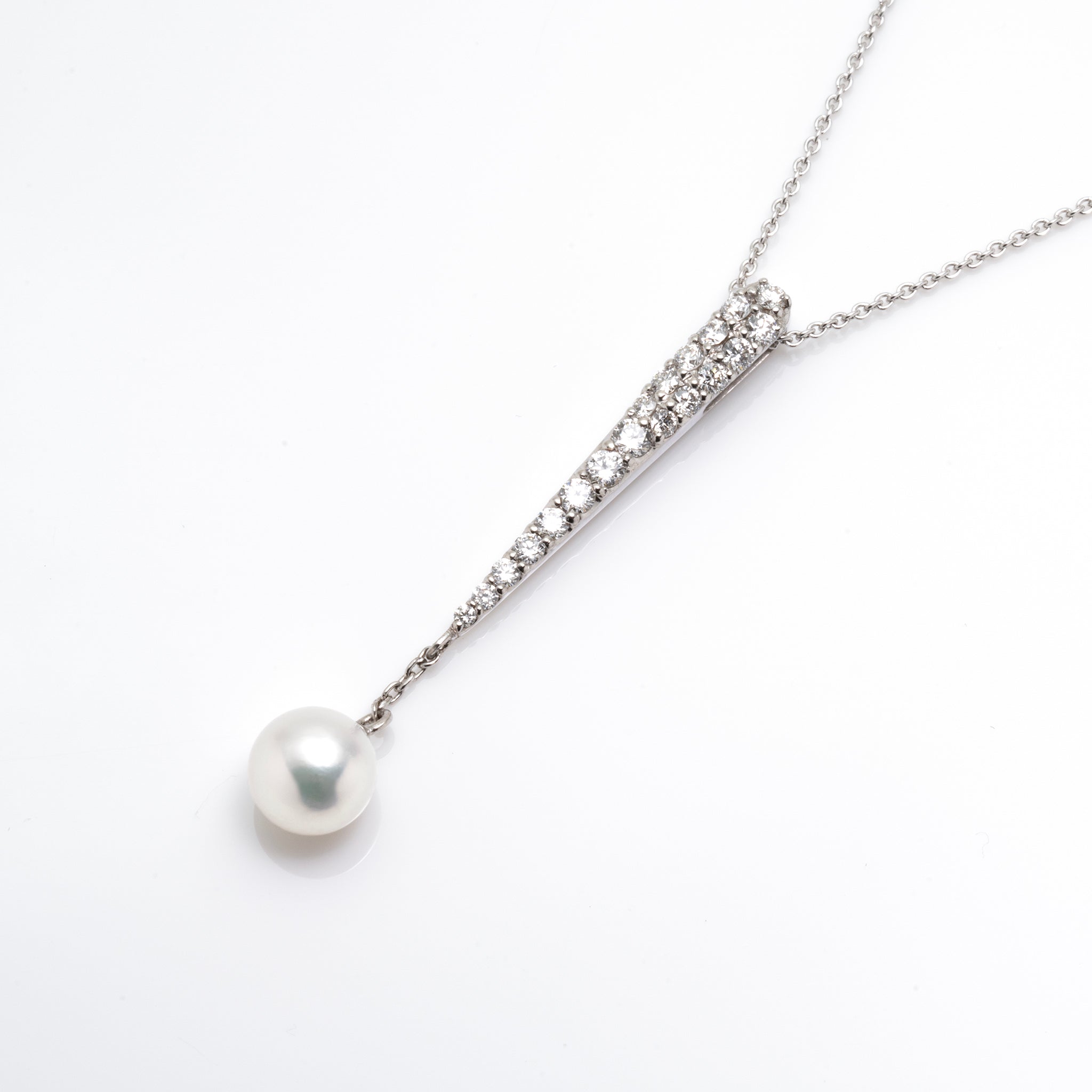 パール/ダイヤモンド K18ネックレス(アコヤ真珠/鑑別書付き)《M0030027》