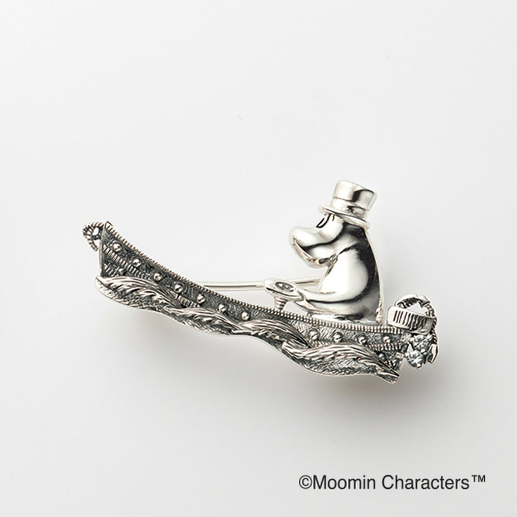 【6/1~ ご購入先着100名様トートバッグプレゼント】ホワイトトパーズ シルバーブローチ(MOOMIN(ムーミン)/ムーミンパパ)《M0040009》