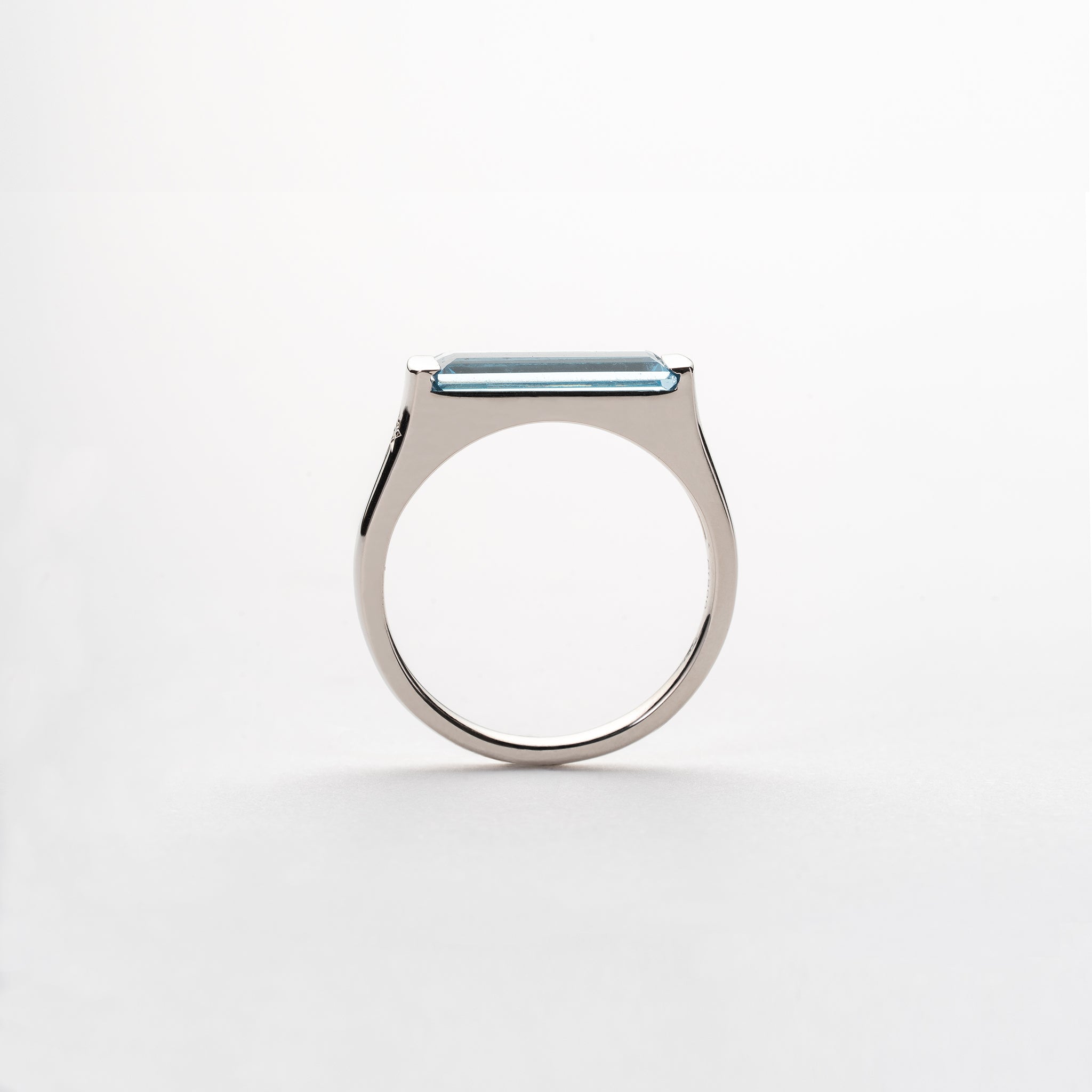 ブルートパーズ/ダイヤモンド プラチナリング《M0060010》