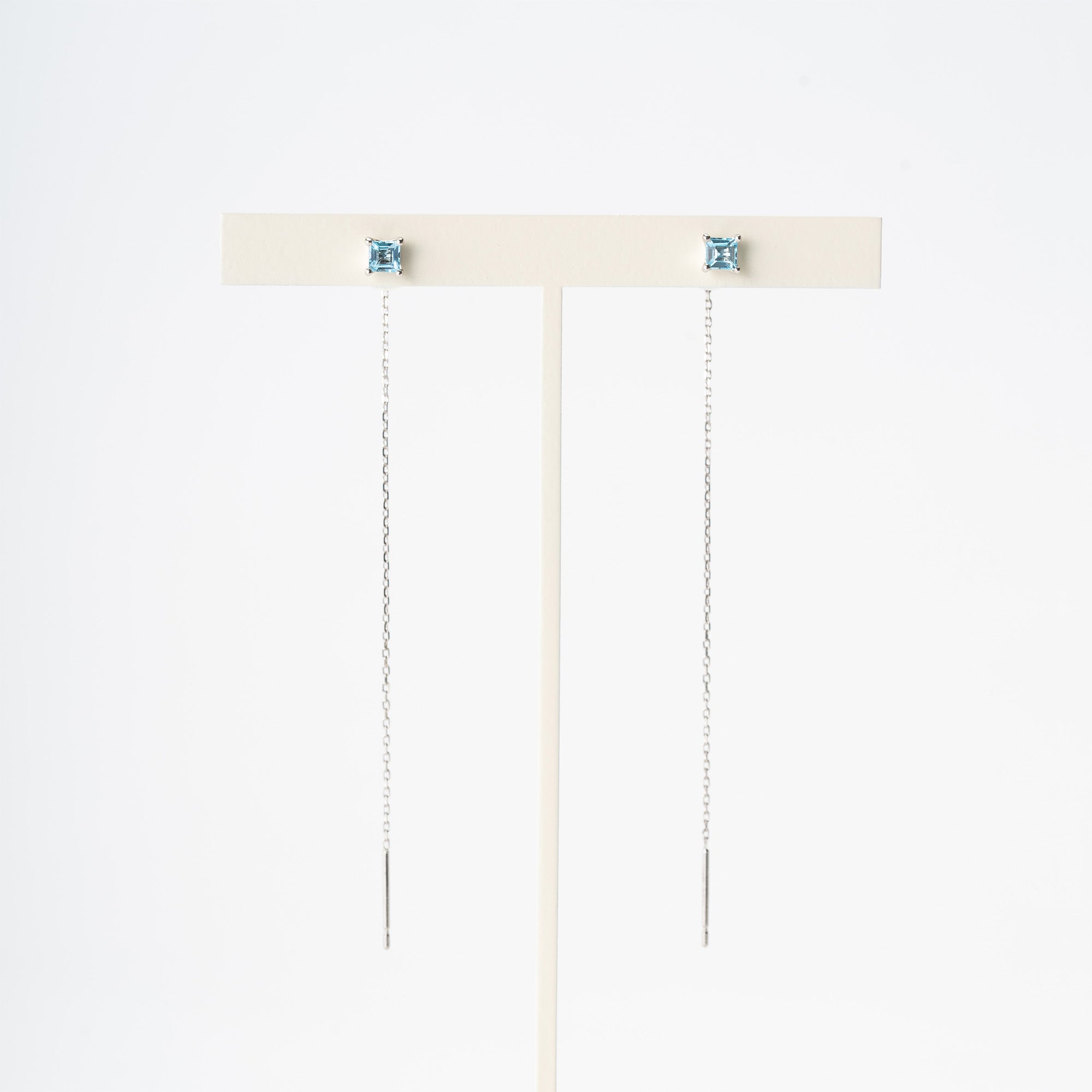 ブルートパーズ プラチナピアス(11月誕生石)《M0060018》