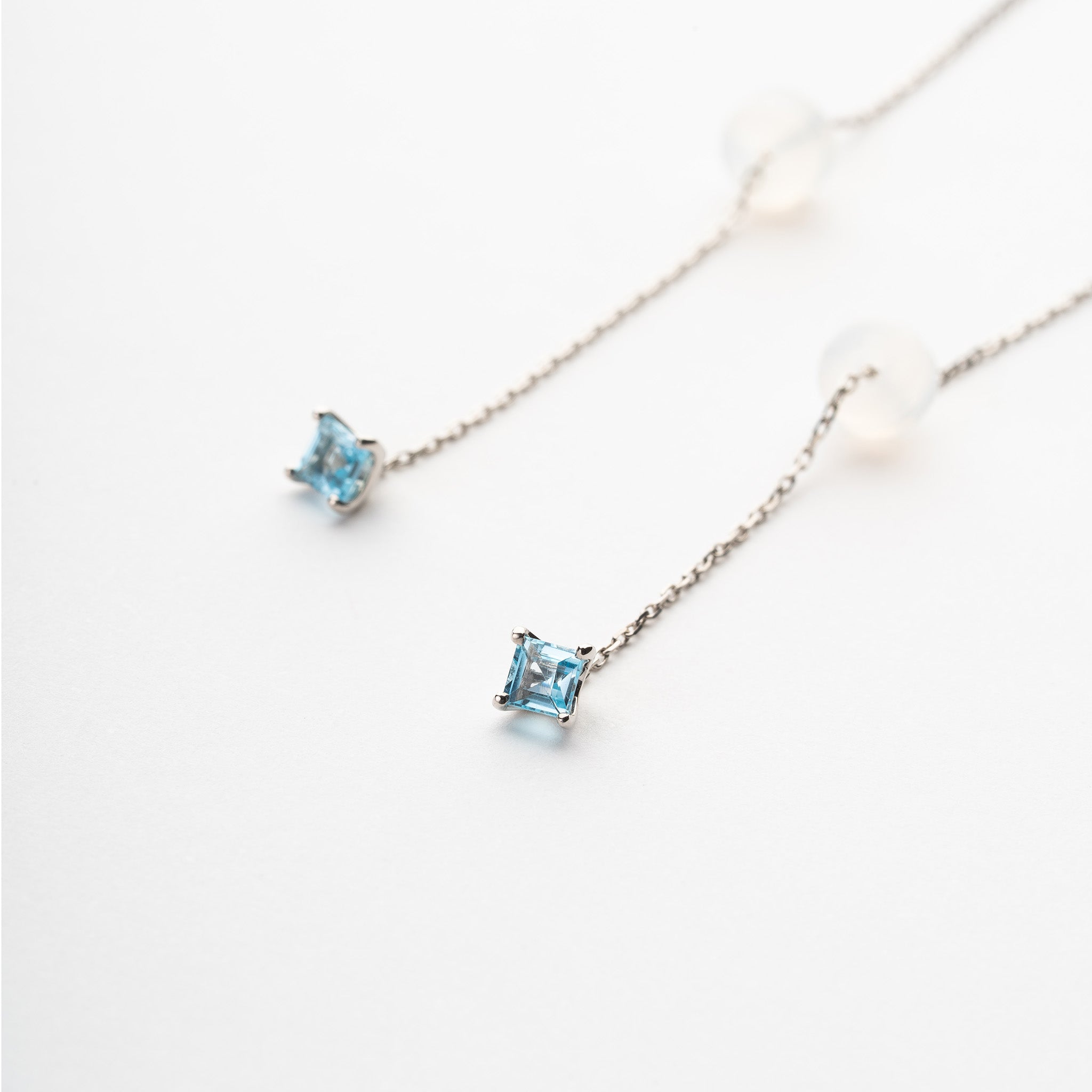 ブルートパーズ プラチナピアス(11月誕生石)《M0060018》