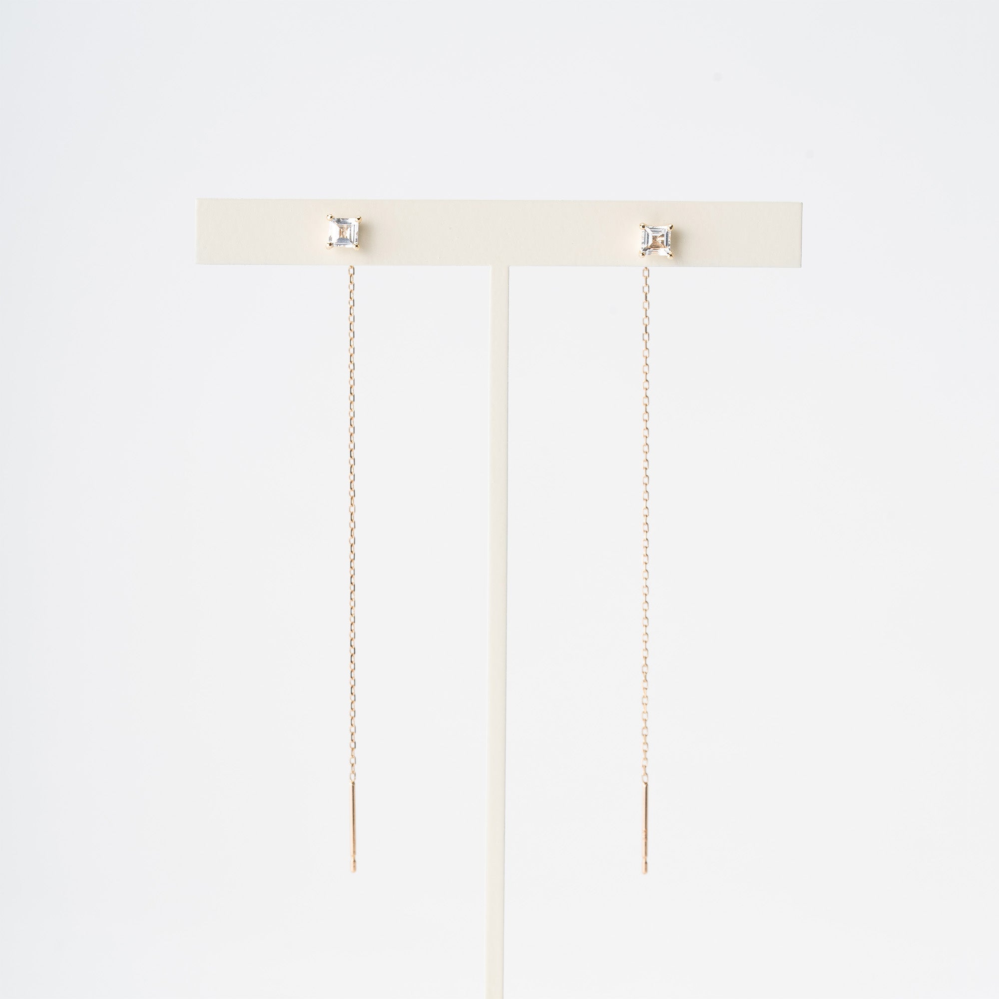 ホワイトトパーズ K10ピアス(11月誕生石)《M0060019》