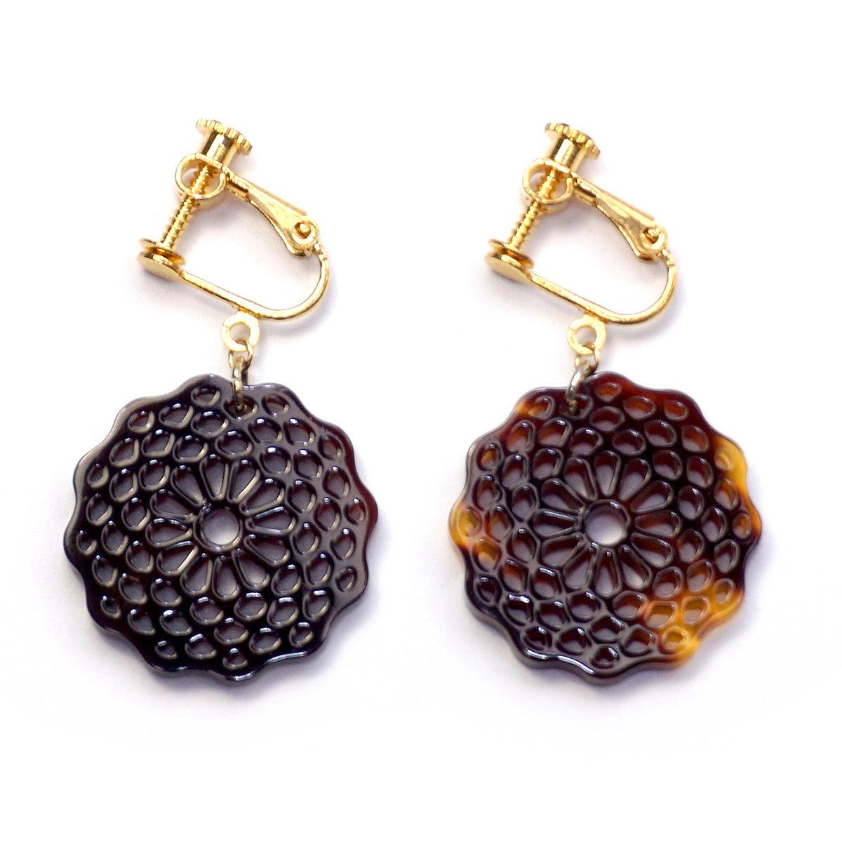 べっ甲 イヤリング(菊花模様・小輪)《M0080029》