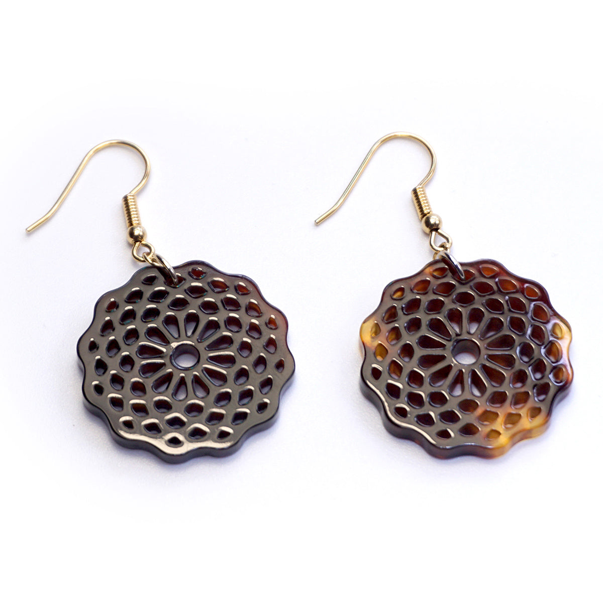 べっ甲 ピアス(菊花模様・小輪)《M0080030》