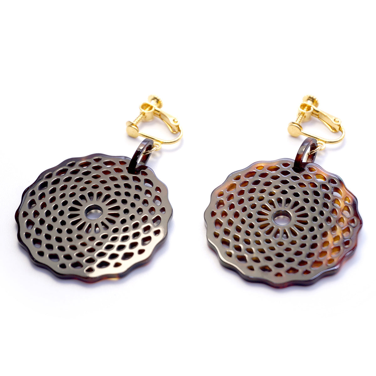 べっ甲 イヤリング(菊花模様・大輪)《M0080031》