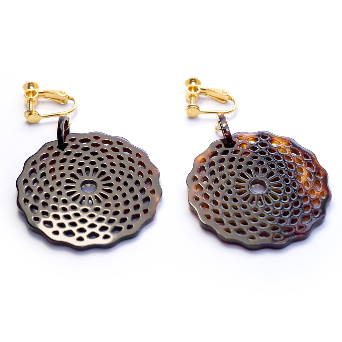 べっ甲 イヤリング(菊花模様・大輪)《M0080031》