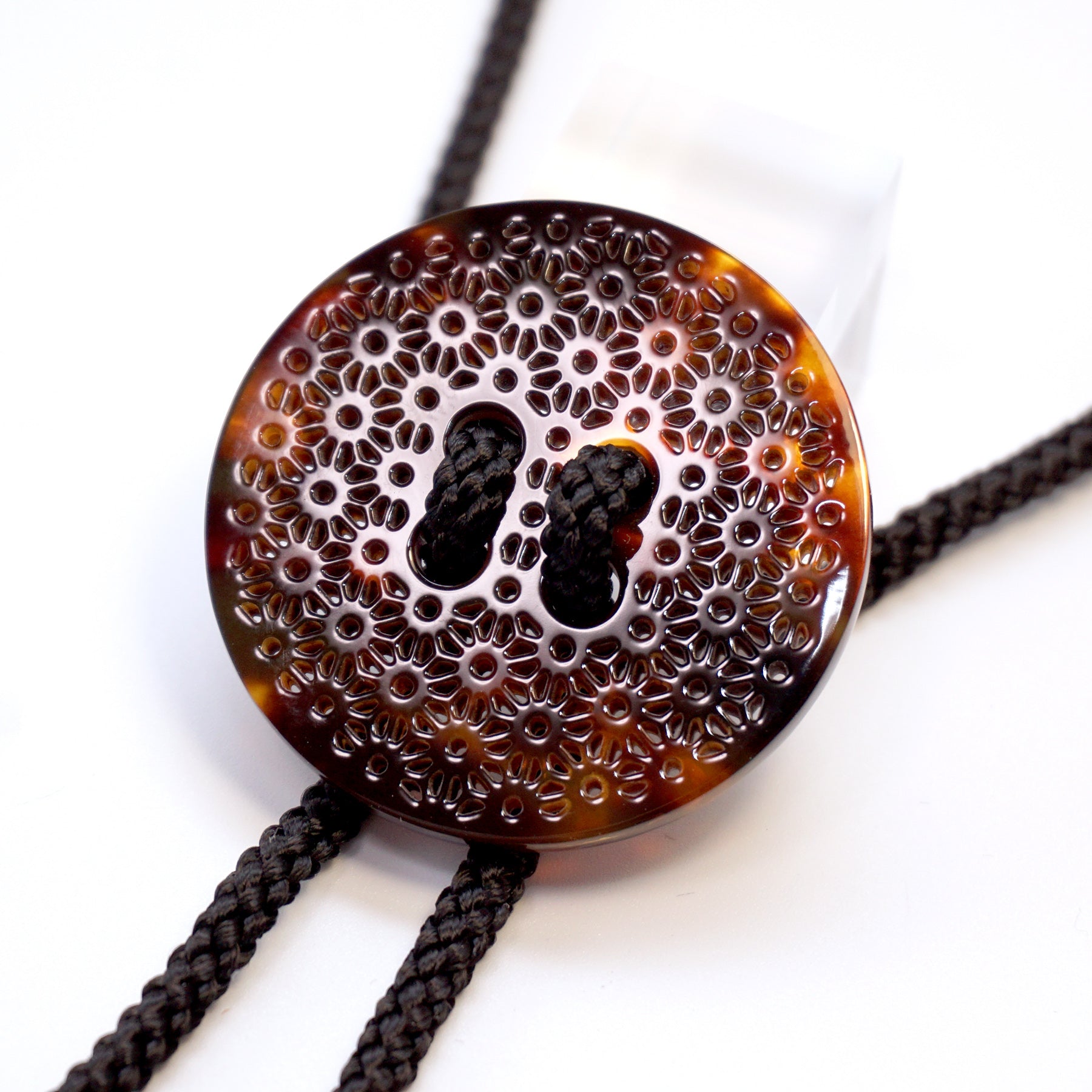 べっ甲 ループタイ(刀鍔モチーフ/菊蕨)《M0080039》