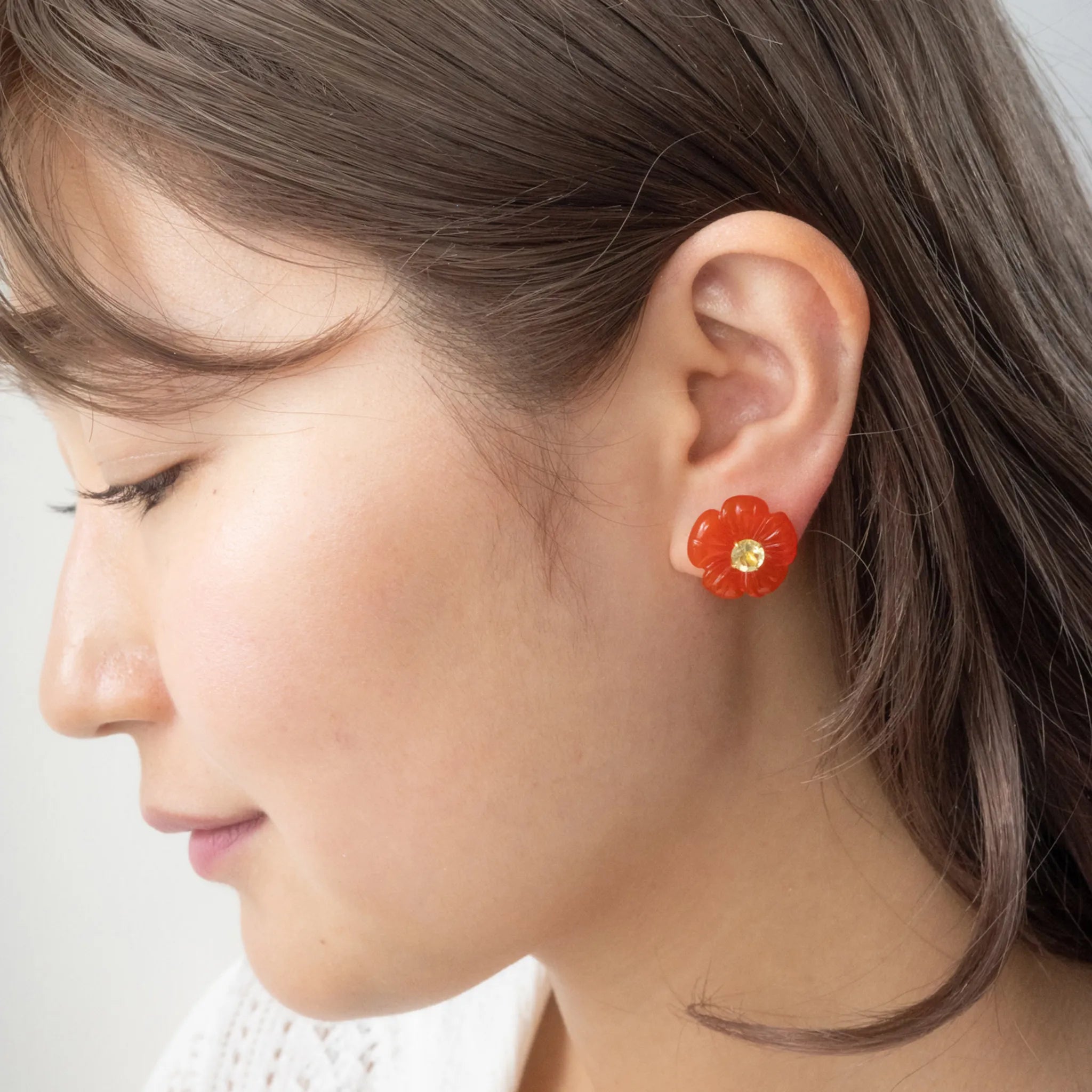 レッドカルセドニー シルバーピアス(フラワーカービング/クオーツ)《M0140014》