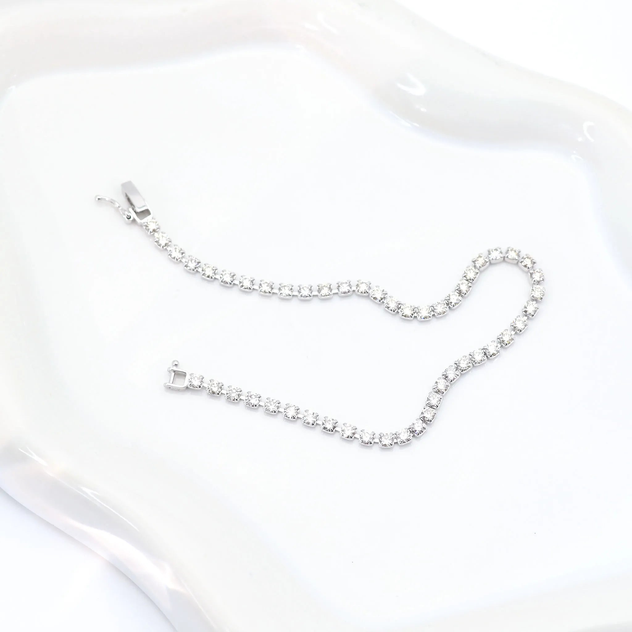 ダイヤモンド プラチナブレスレット(計3.0カラット/テニス/4月誕生石)《WBCD3974》