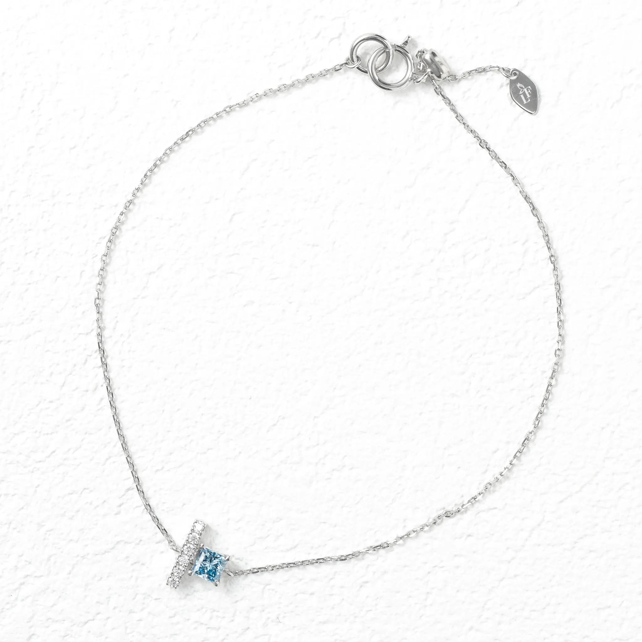 ブルーダイヤモンド/ダイヤモンド プラチナブレスレット(ラボグロウン/プリンセスカット/Solrelier/4月誕生石)《WBCG7018》