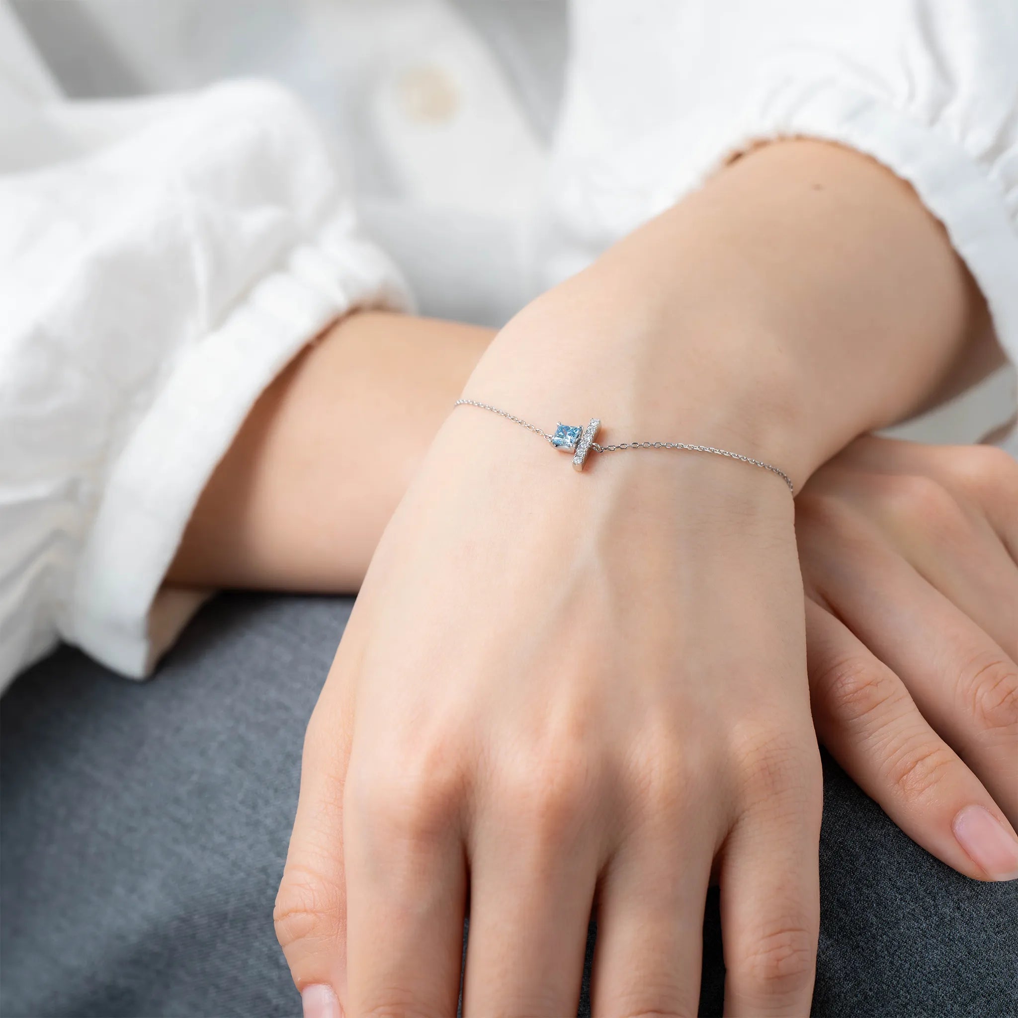 ブルーダイヤモンド/ダイヤモンド プラチナブレスレット(ラボグロウン/プリンセスカット/Solrelier/4月誕生石)《WBCG7018》