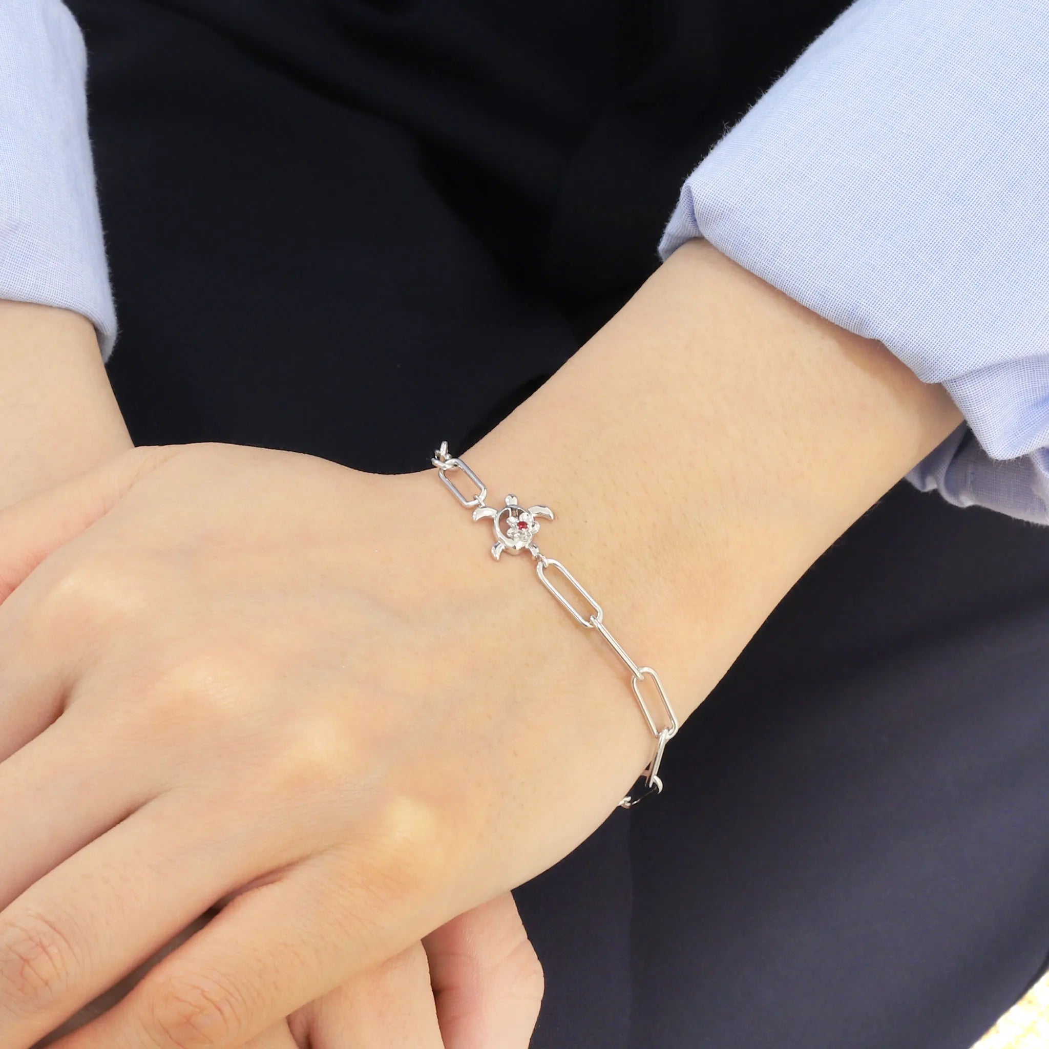 ルビー SVブレスレット(クレサンベール/モンプレジール/ホヌモチーフ)《WBCR4290》