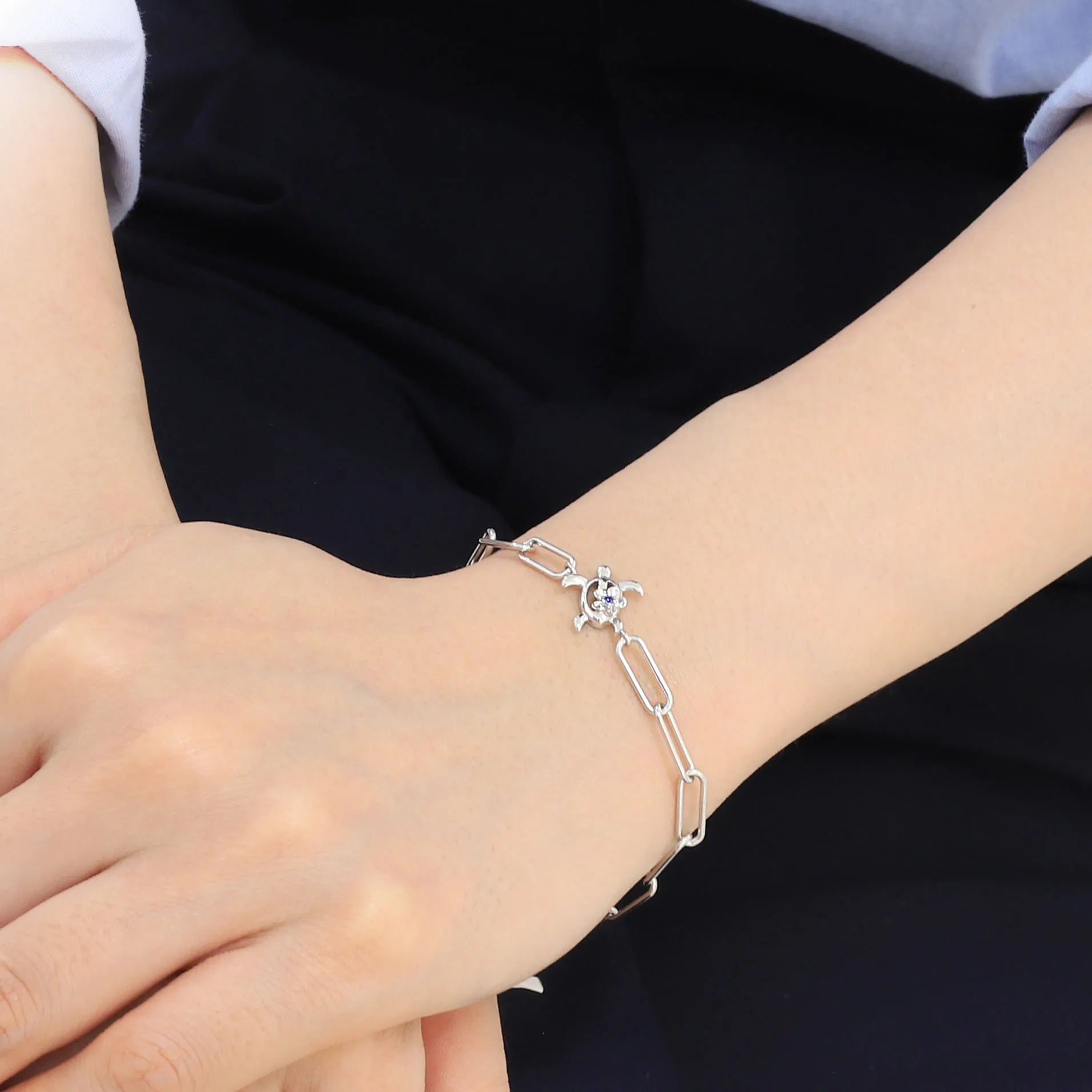 ブルーサファイア SVブレスレット(クレサンベール/モンプレジール/ホヌモチーフ)《WBCS4290》