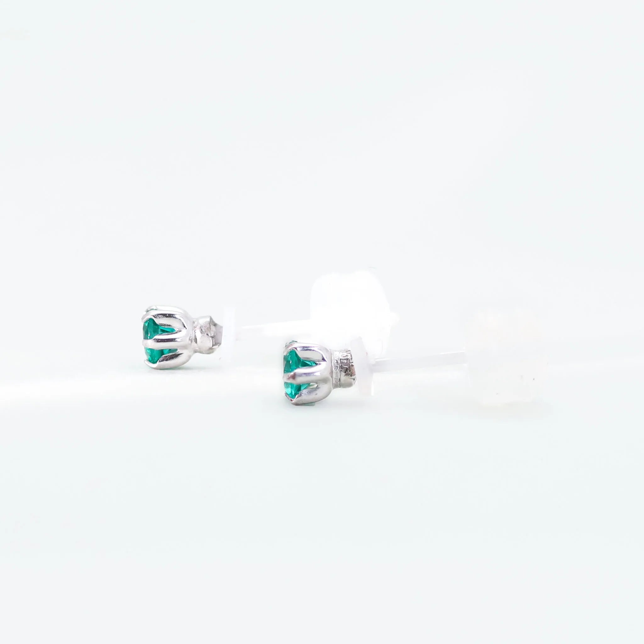 エメラルド K10セラミックピアス(クレサンベール/6本爪/Birthday/5月誕生石)《WEPE2950》