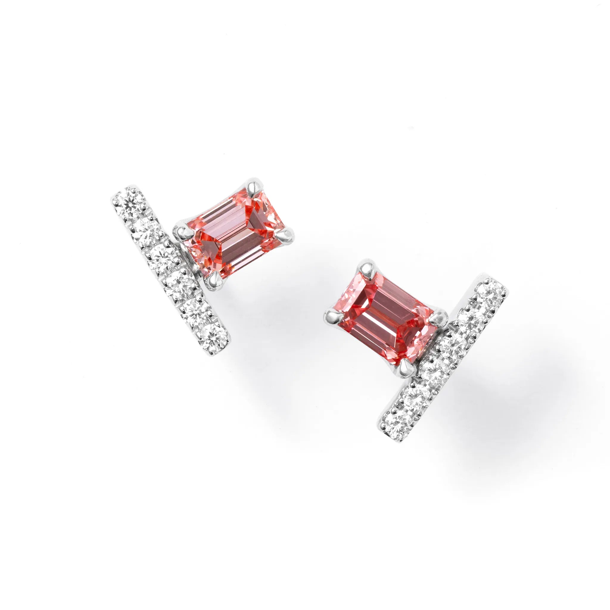 ピンクダイヤモンド/ダイヤモンド プラチナピアス(ラボグロウン/エメラルドカット/Solrelier/4月誕生石)《WEPG7012》