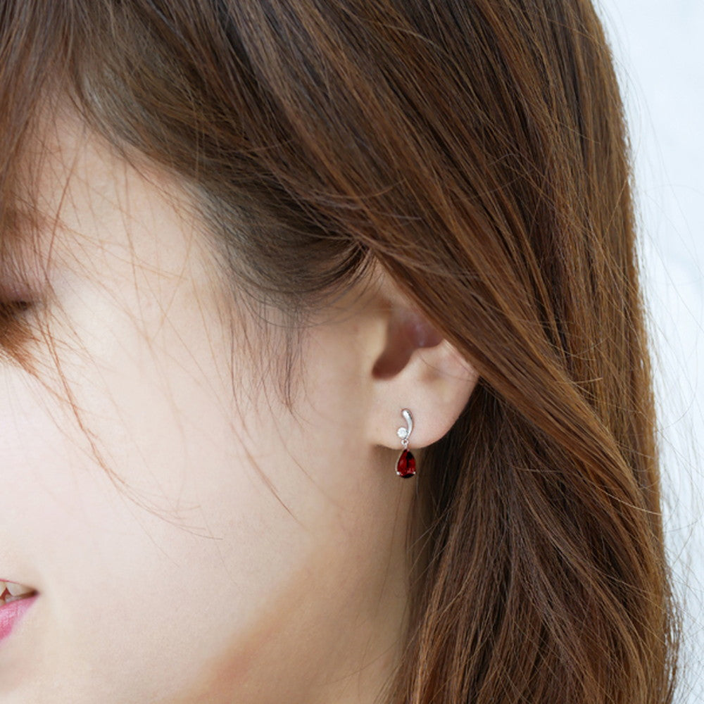 ガーネット/ダイヤモンド K18ピアス(ペアシェイプ/1月誕生石)《WEPN2007》