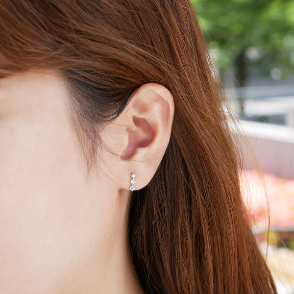 トルマリン/ダイヤモンド プラチナピアス(ネオンブルー/ライン/10月誕生石)《WEPN3303》