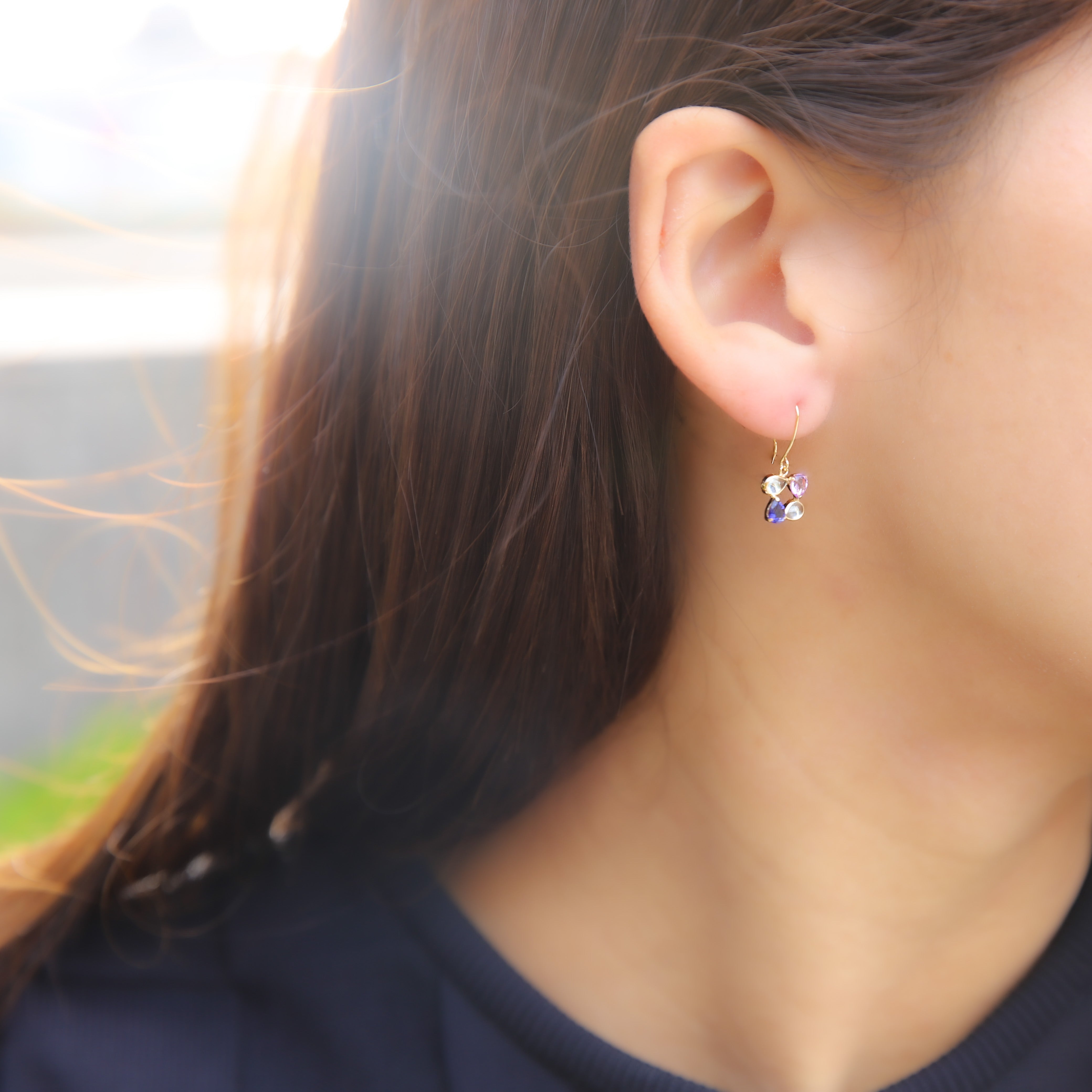 マルチカラー K18ピアス(ライトアメシスト/スカイブルートパーズ/アイオライト)《WEPN4065》